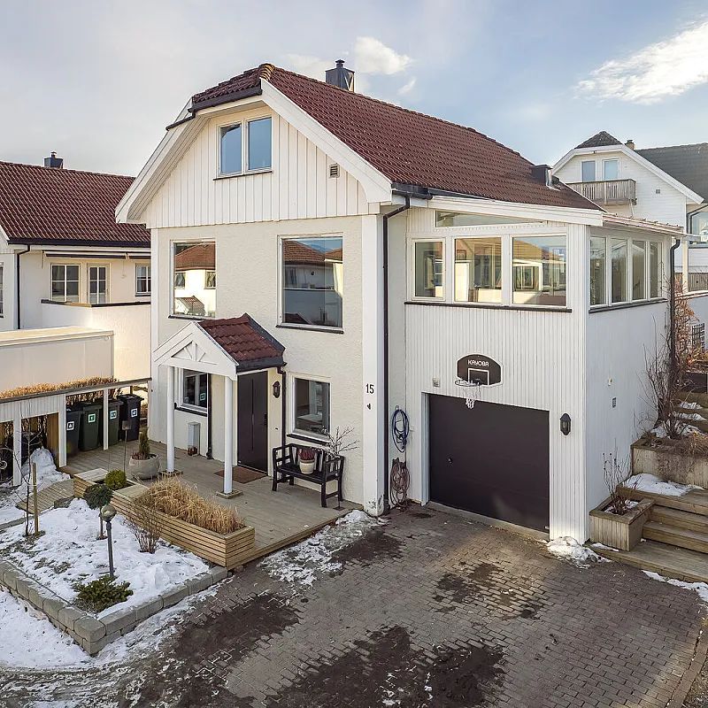 Contemporary 3-Bedroom House in Trondheim with Garden and Sea Proximity