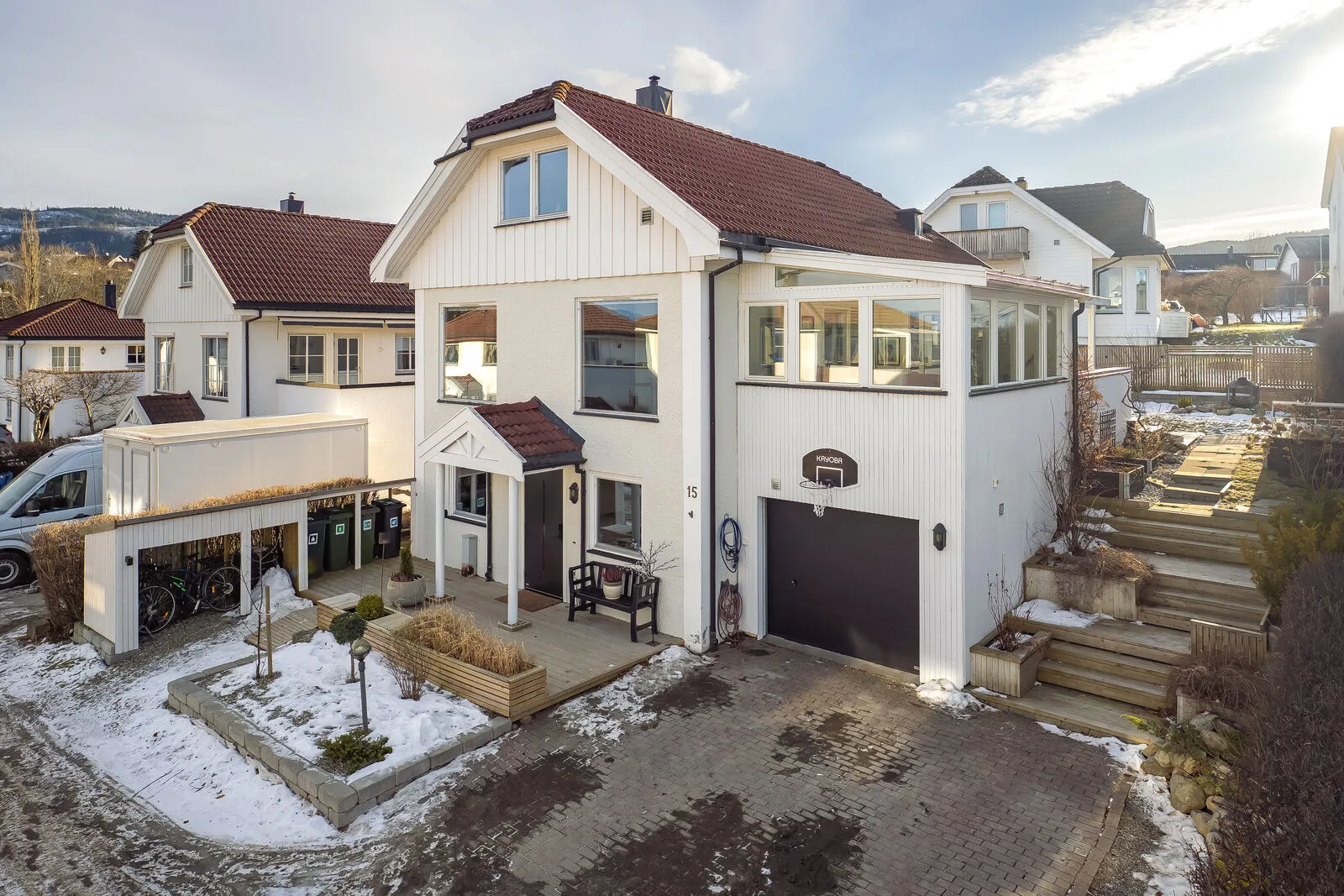 Contemporary 3-Bedroom House in Trondheim with Garden and Sea Proximity - Image 1