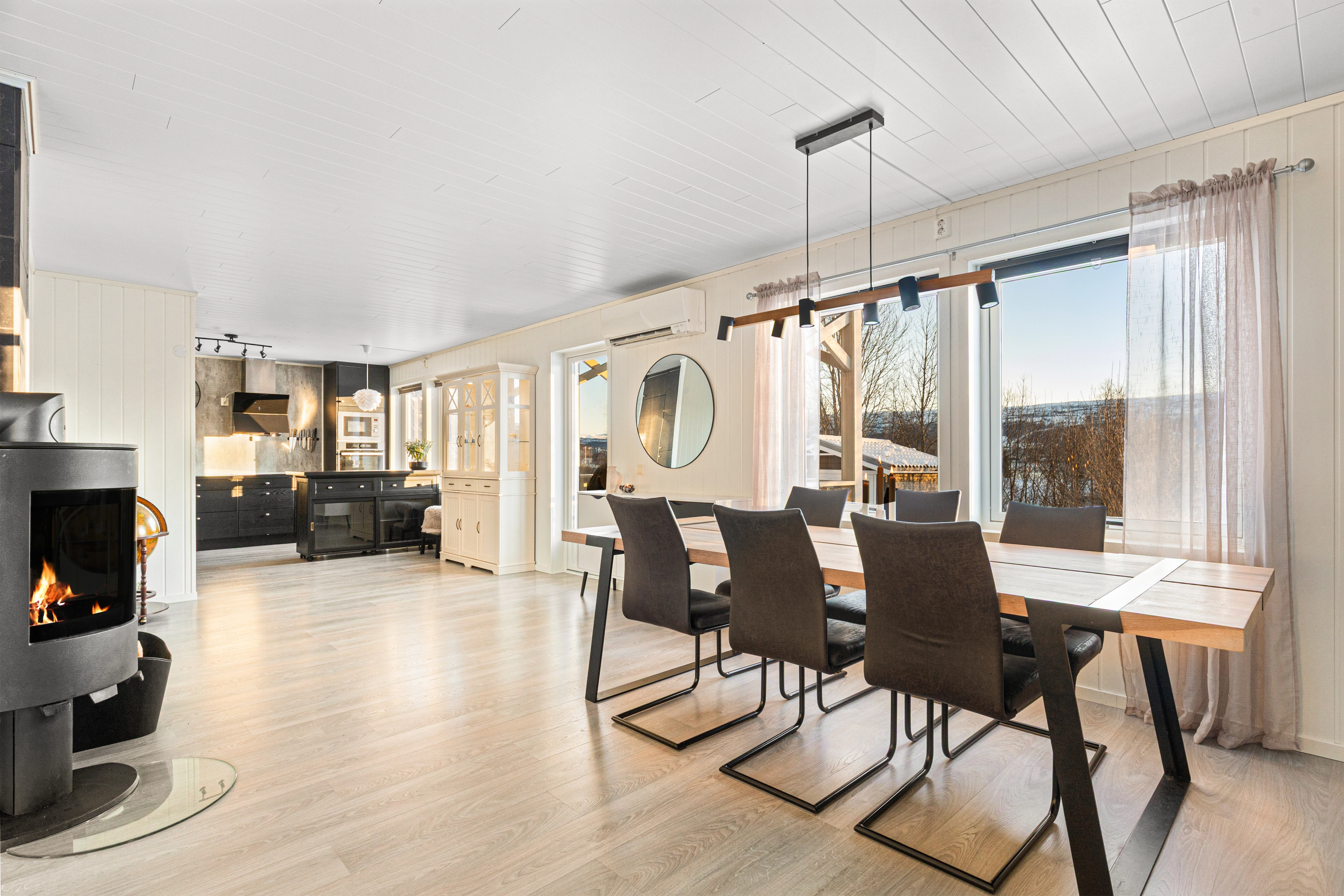 Casa familiar de 3 dormitorios con jardín y terraza en Mo i Rana - Ver imagen 9 de 32