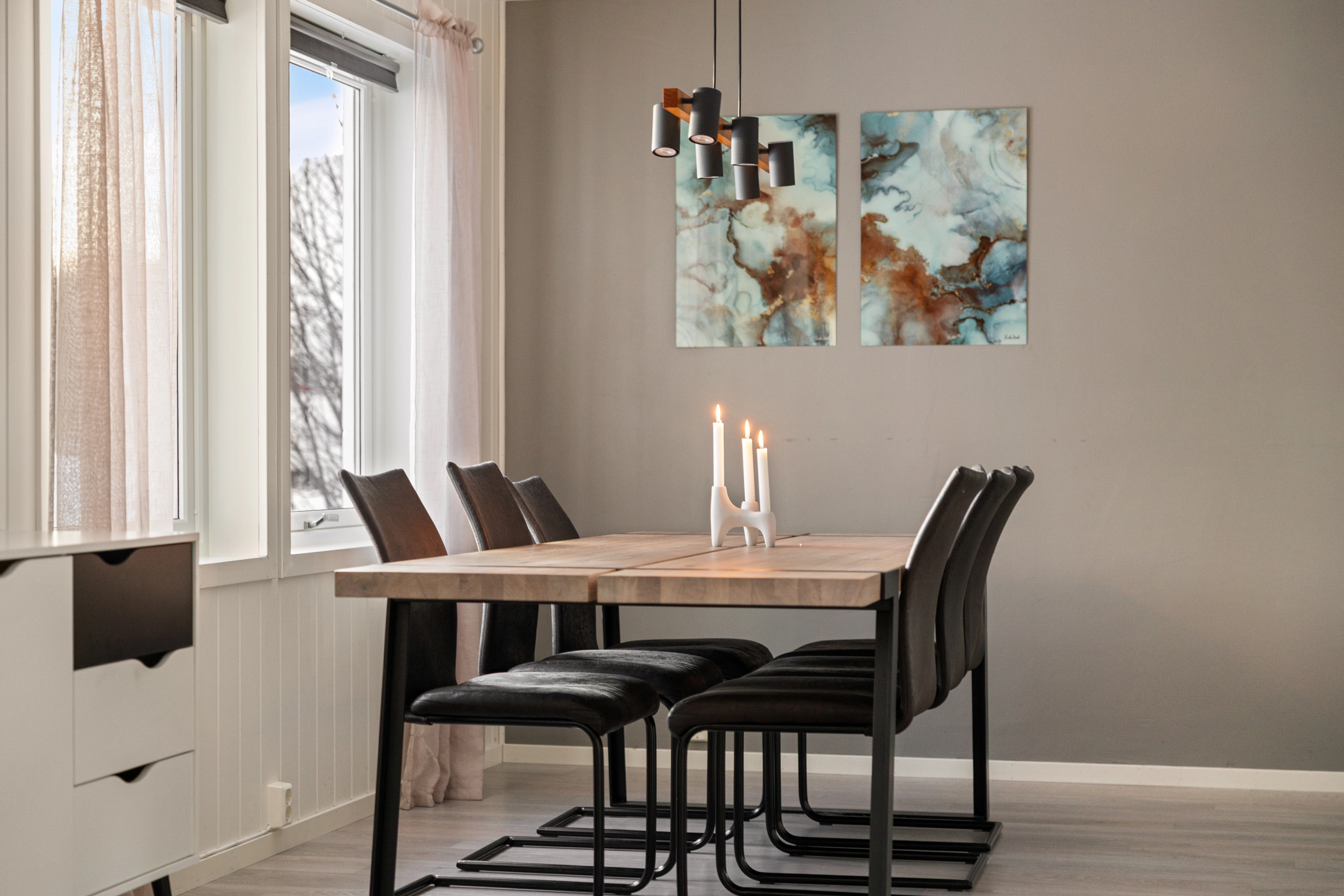 Casa familiar de 3 dormitorios con jardín y terraza en Mo i Rana - Ver imagen 10 de 32