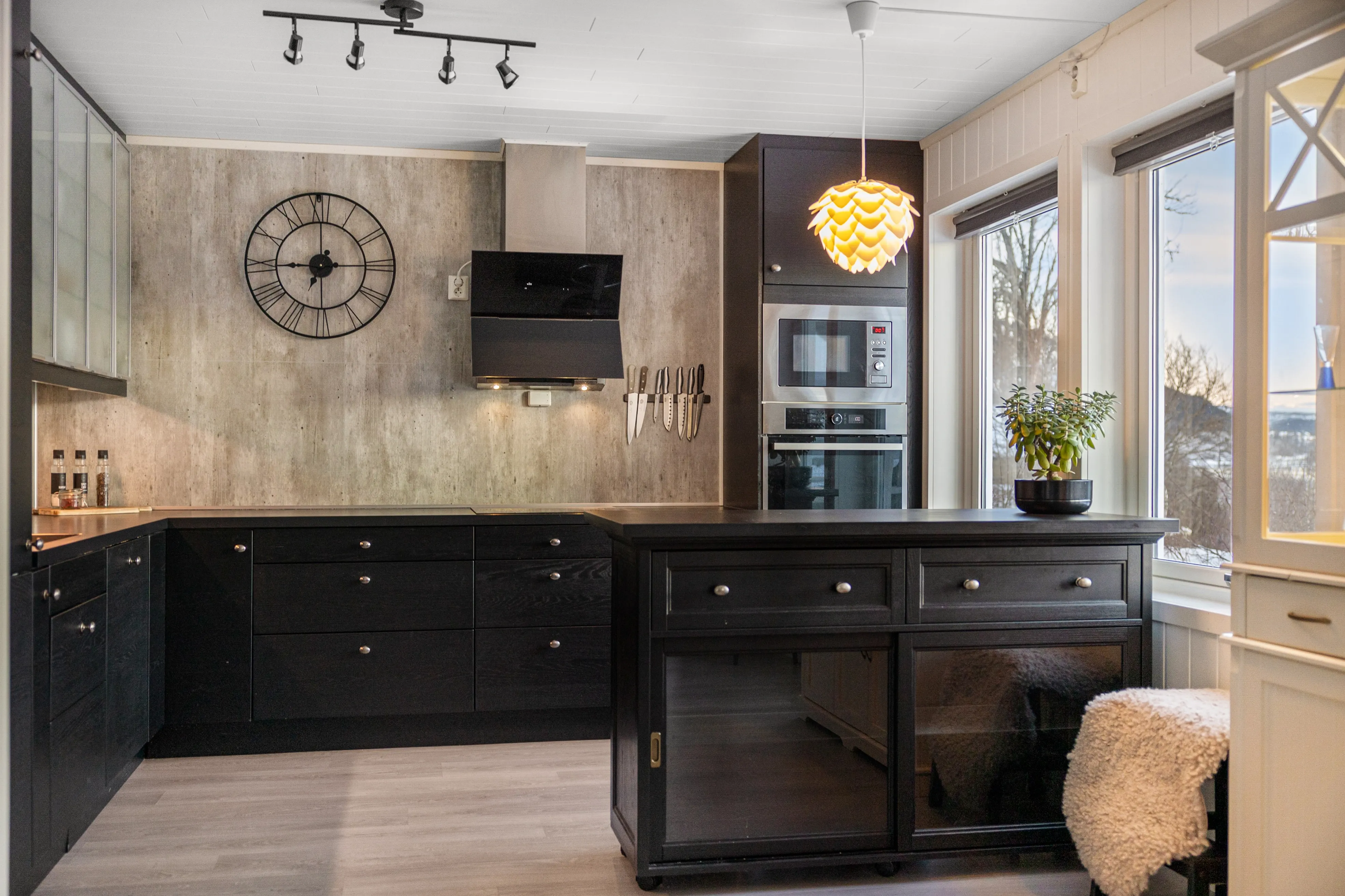 Family-Friendly 3-Bedroom House with Garden and Terrace in Mo i Rana - View image 15 of 32