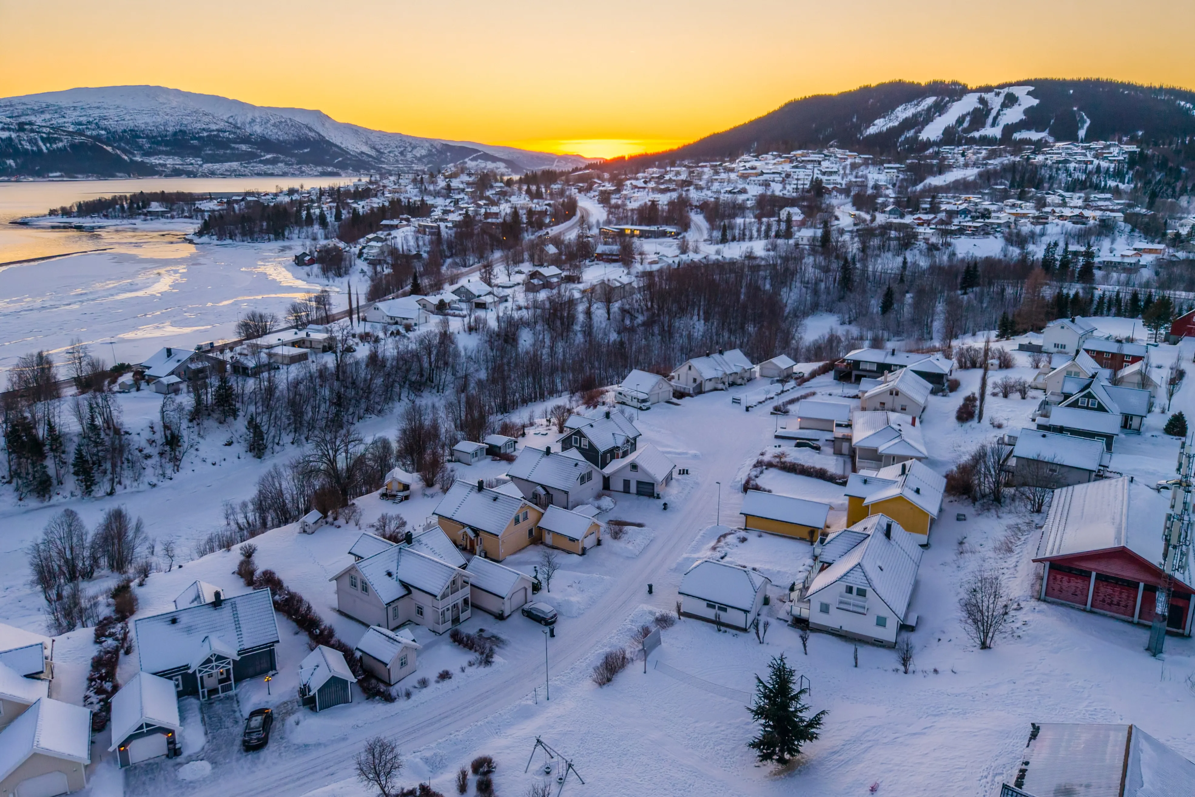 Family-Friendly 3-Bedroom House with Garden and Terrace in Mo i Rana - View image 30 of 32