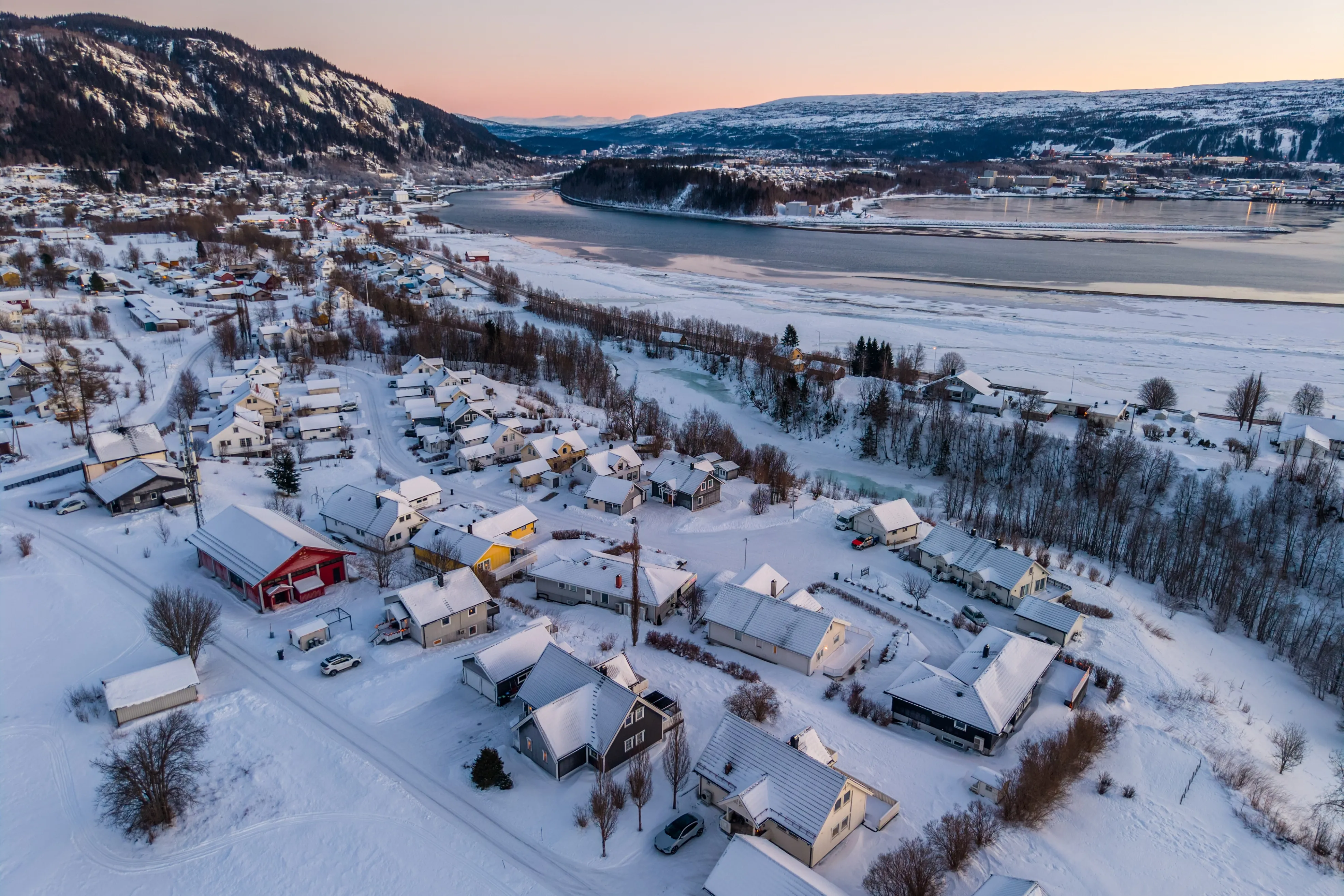 Family-Friendly 3-Bedroom House with Garden and Terrace in Mo i Rana - View image 32 of 32