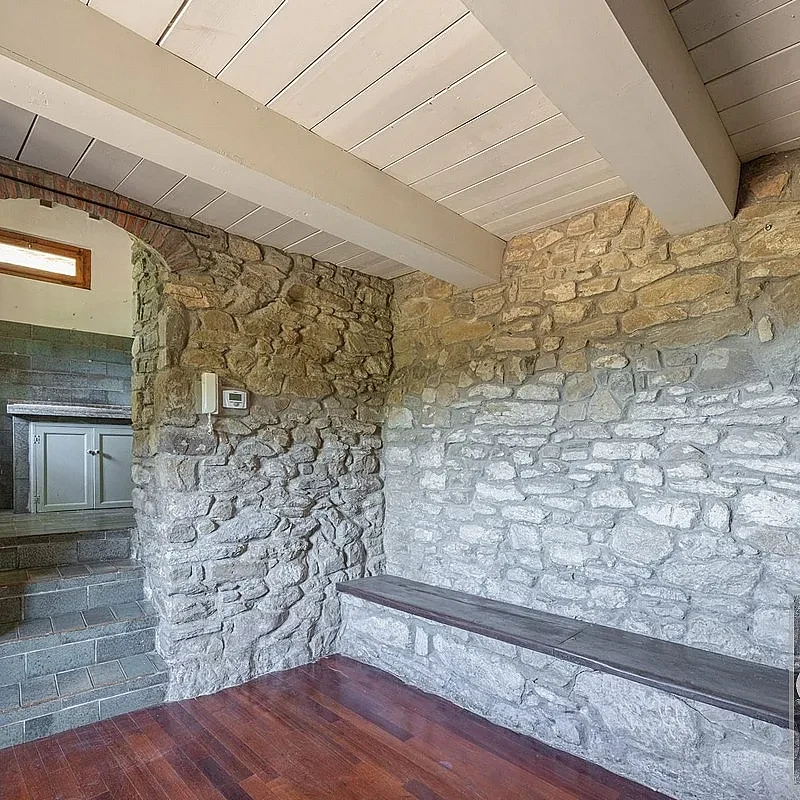View image 18