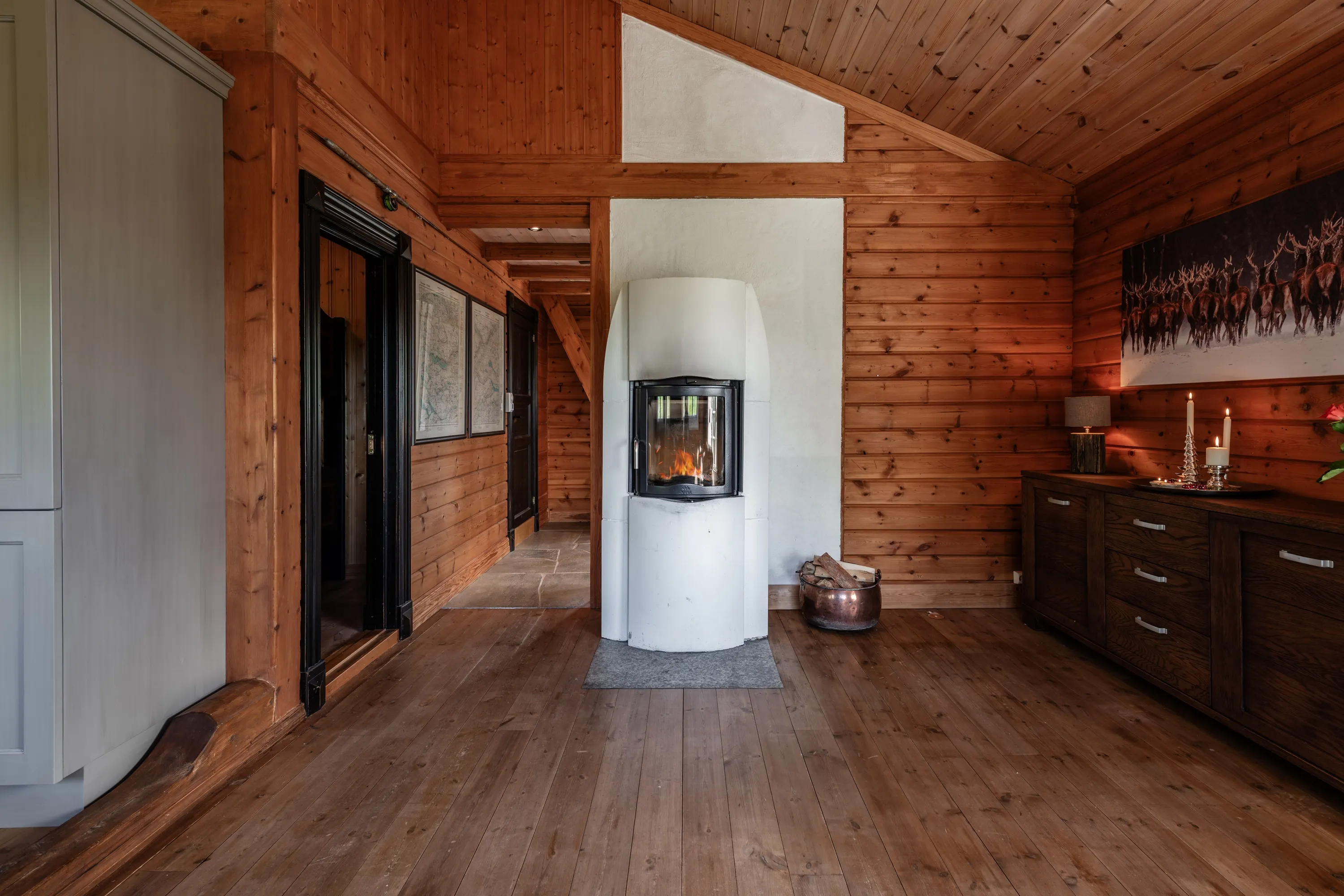 1940s Norwegian Cabin with Expansive Grounds in Geilo, Ideal for Skiing Enthusiasts - Image 5