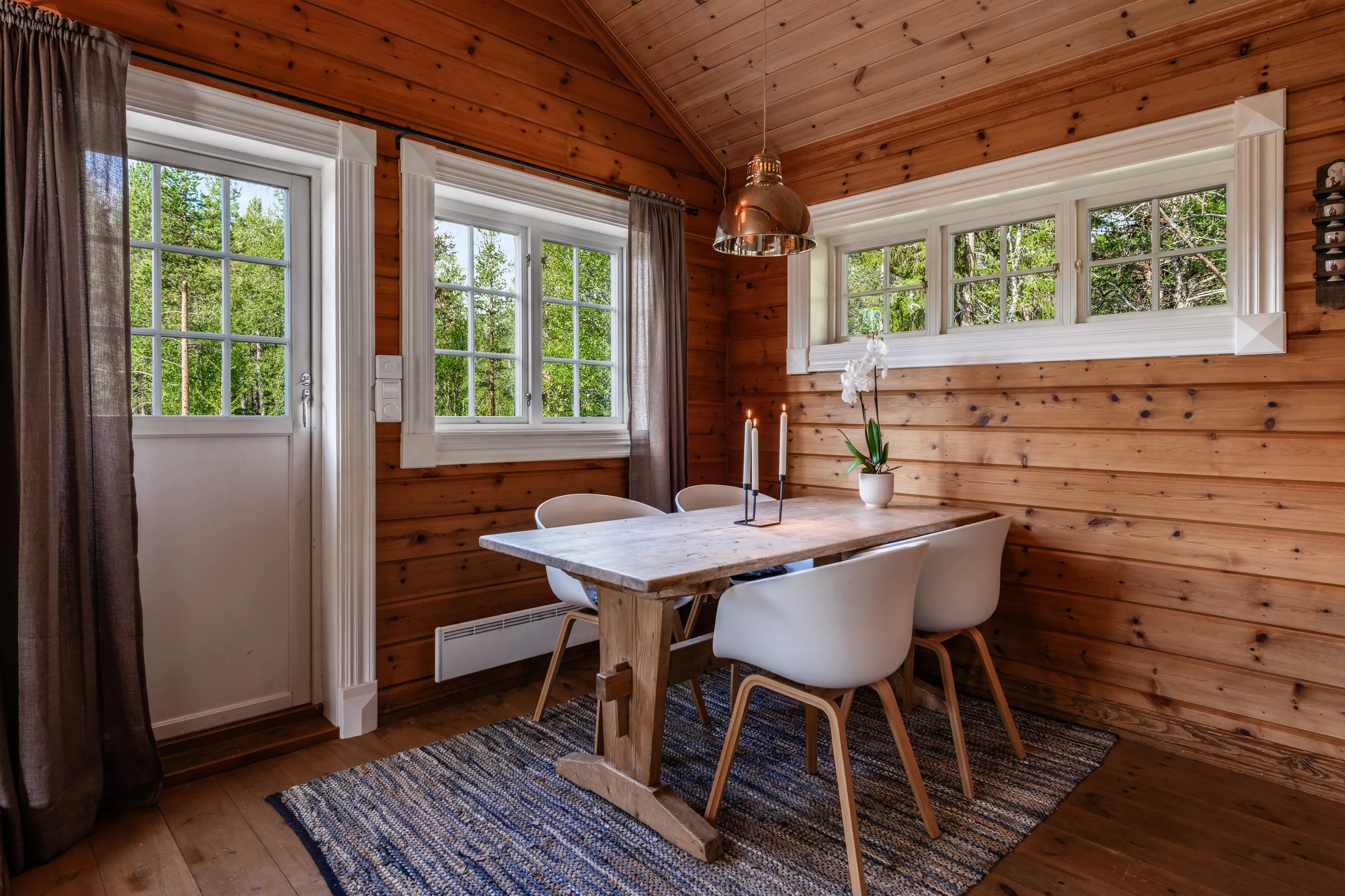 1940s Norwegian Cabin with Expansive Grounds in Geilo, Ideal for Skiing Enthusiasts - View image 6 of 15