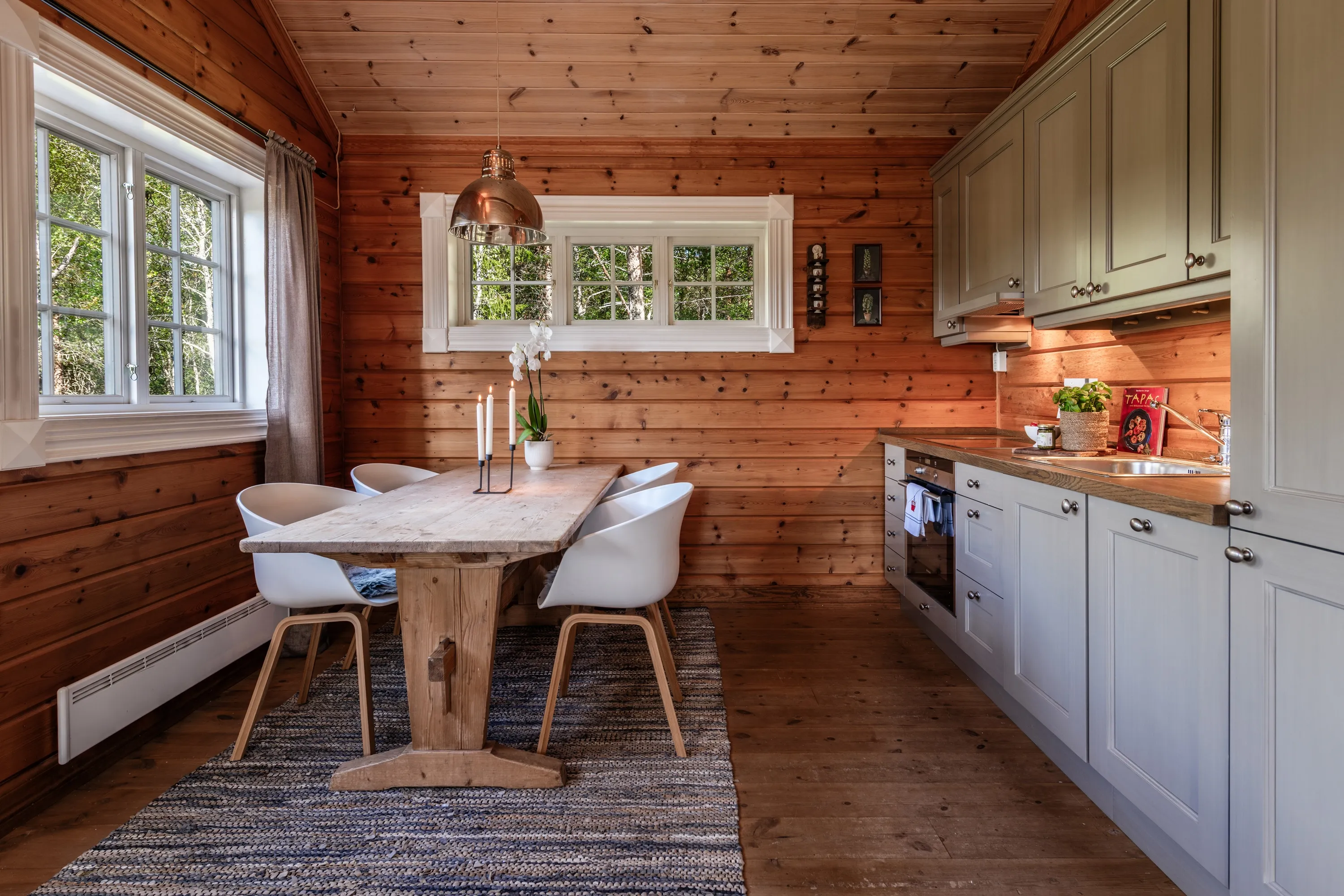 1940s Norwegian Cabin with Expansive Grounds in Geilo, Ideal for Skiing Enthusiasts - View image 7 of 15