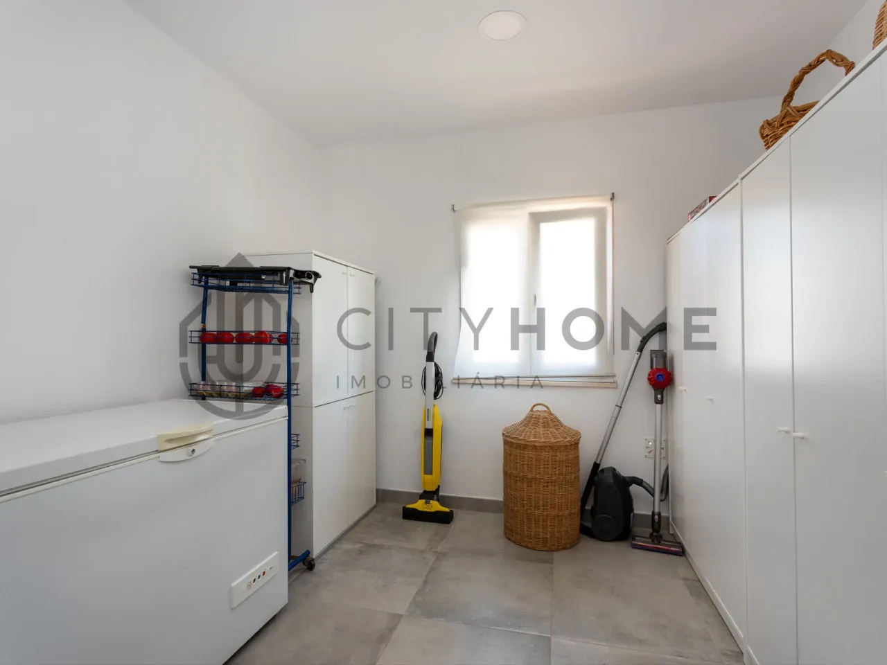 Spacious 5-Bedroom House with Garden and Terrace in Paderne, Albufeira - View image 8 of 34