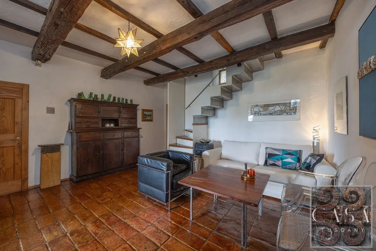 Tuscan Farmhouse with Pool and Olive Grove Near Cortona - View image 14 of 26