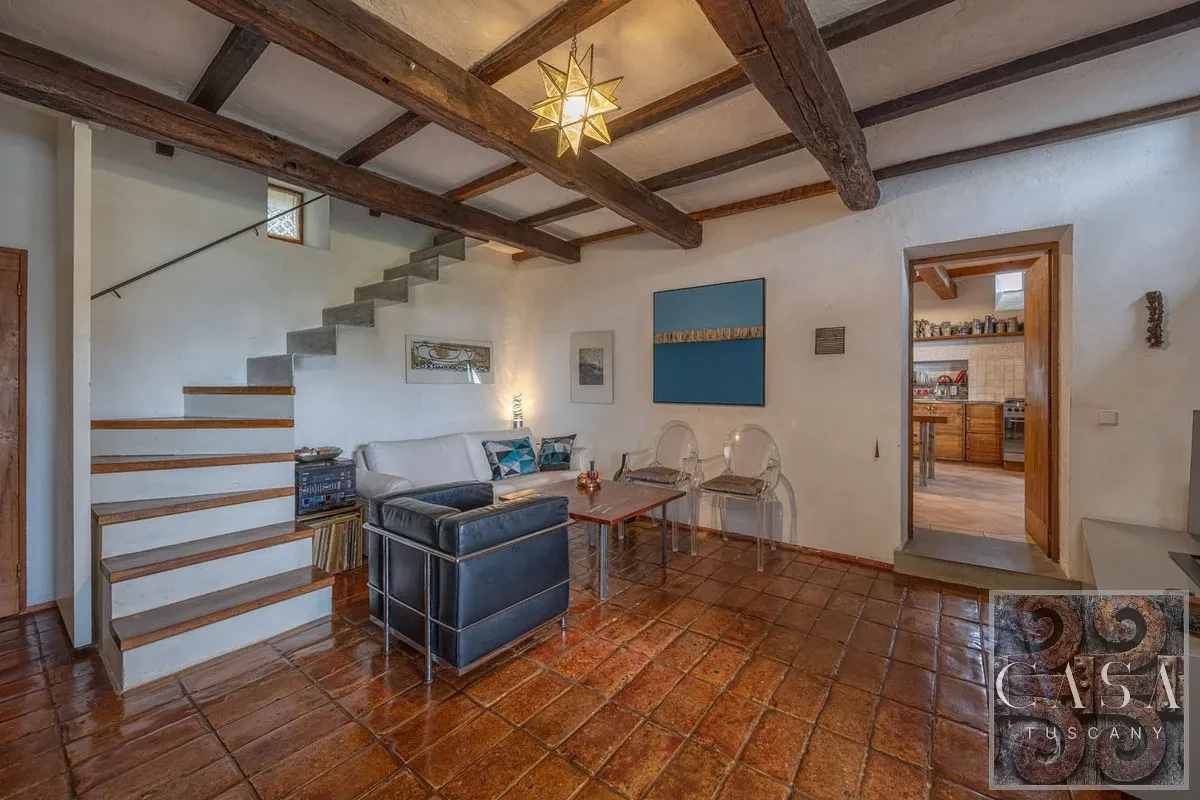 Tuscan Farmhouse with Pool and Olive Grove Near Cortona - View image 15 of 26