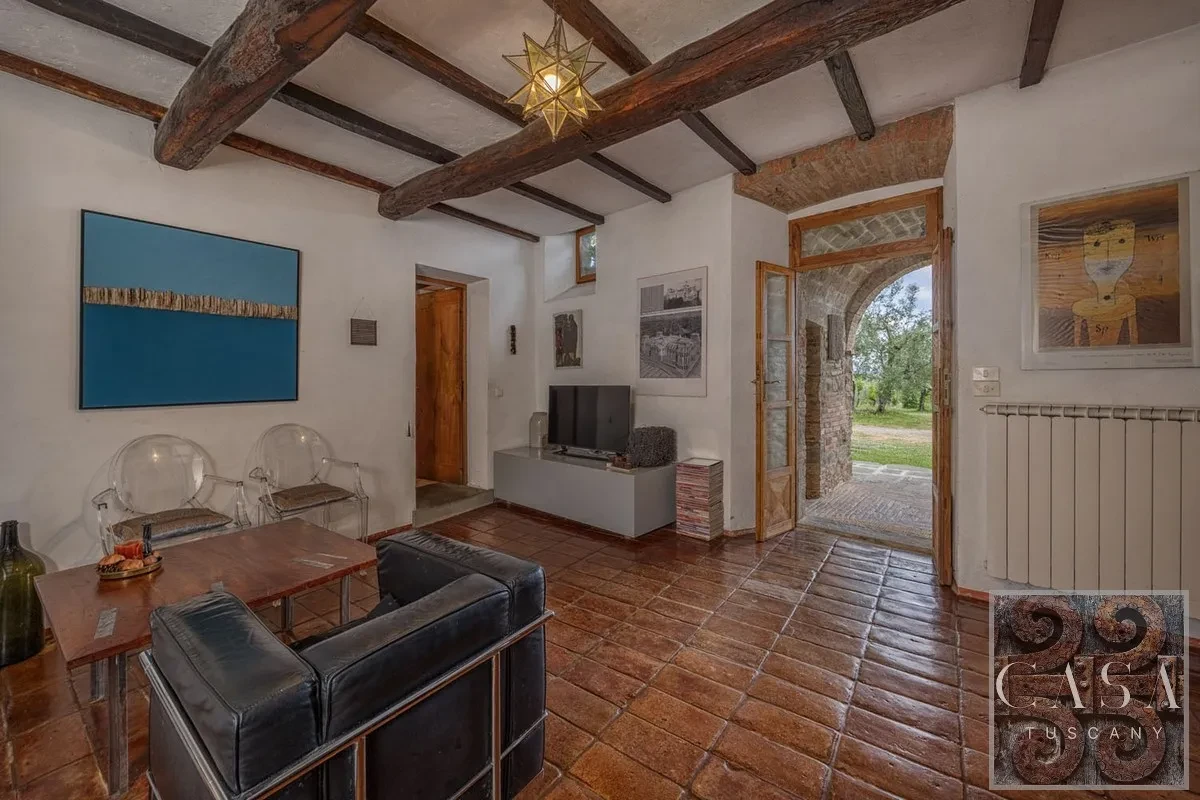 Tuscan Farmhouse with Pool and Olive Grove Near Cortona - View image 16 of 26