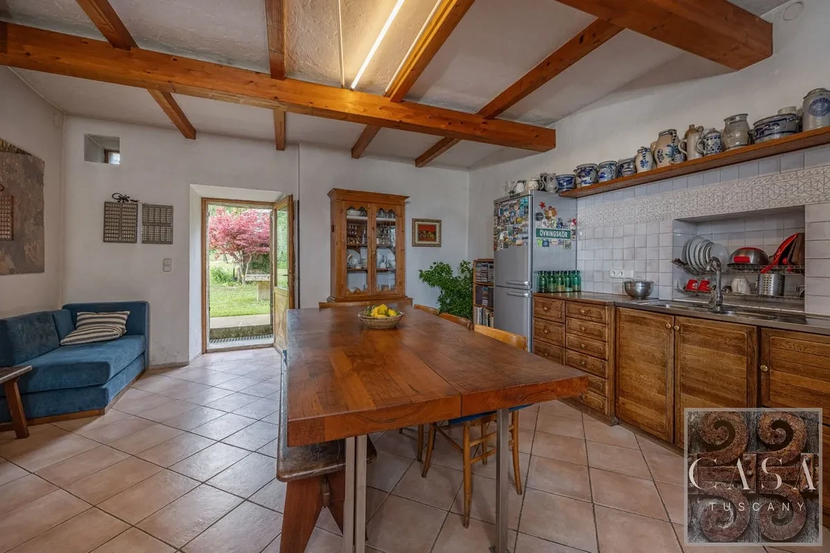 Tuscan Farmhouse with Pool and Olive Grove Near Cortona - View image 17 of 26
