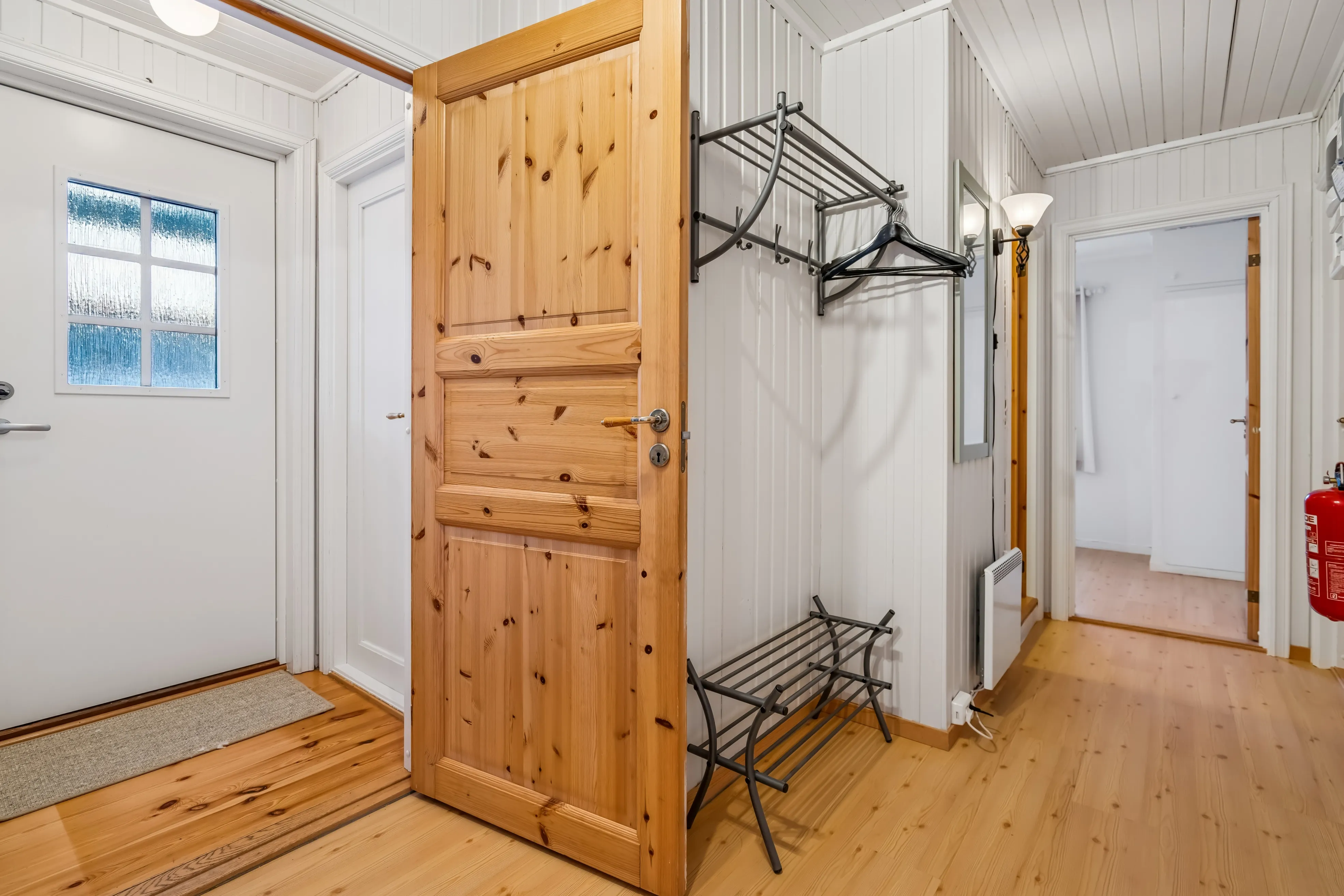 1960s Cabin in Svensby: Expansive Grounds and Outdoor Living - View image 19 of 37