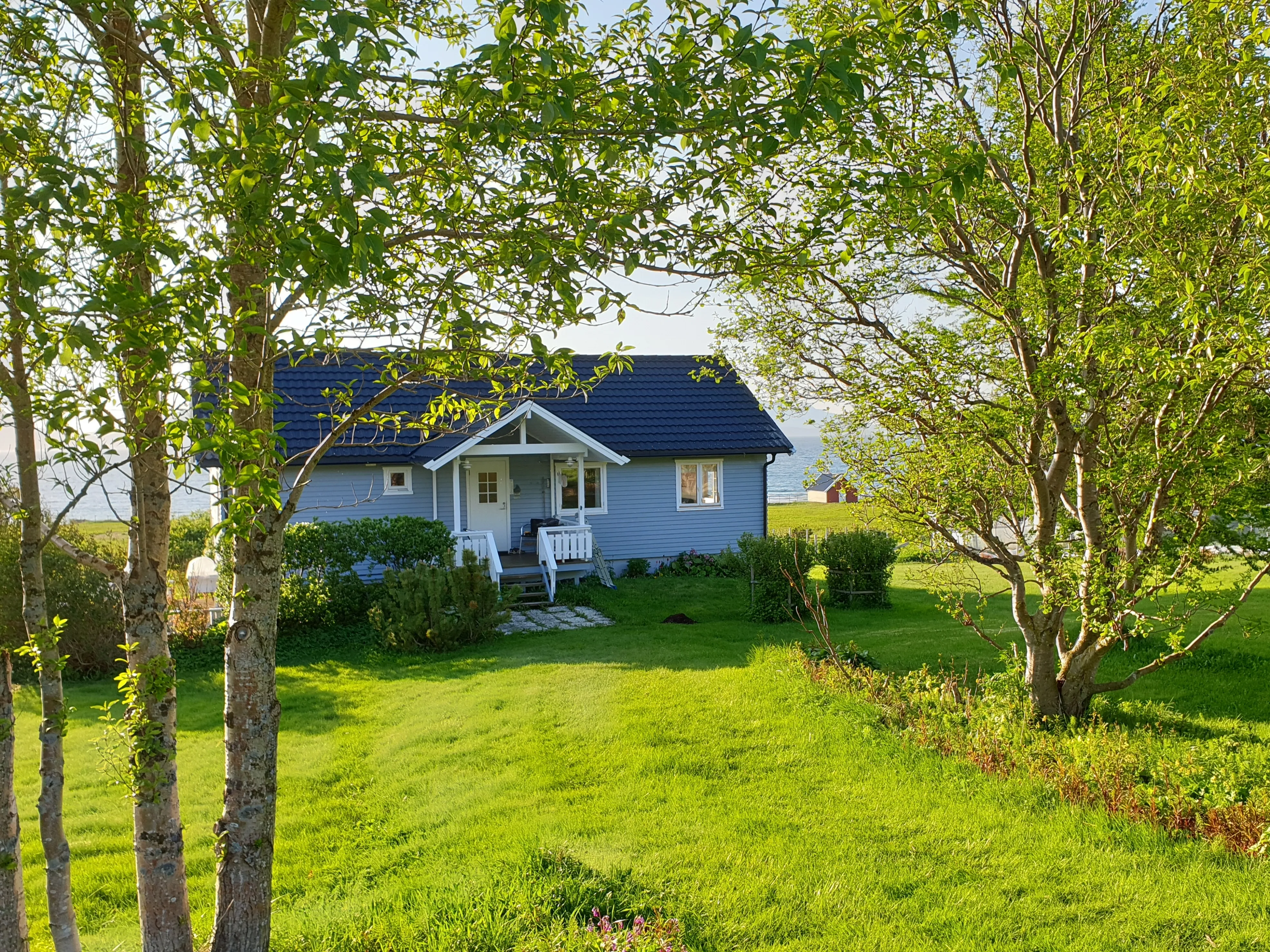 1960s Cabin in Svensby: Expansive Grounds and Outdoor Living - View image 29 of 37