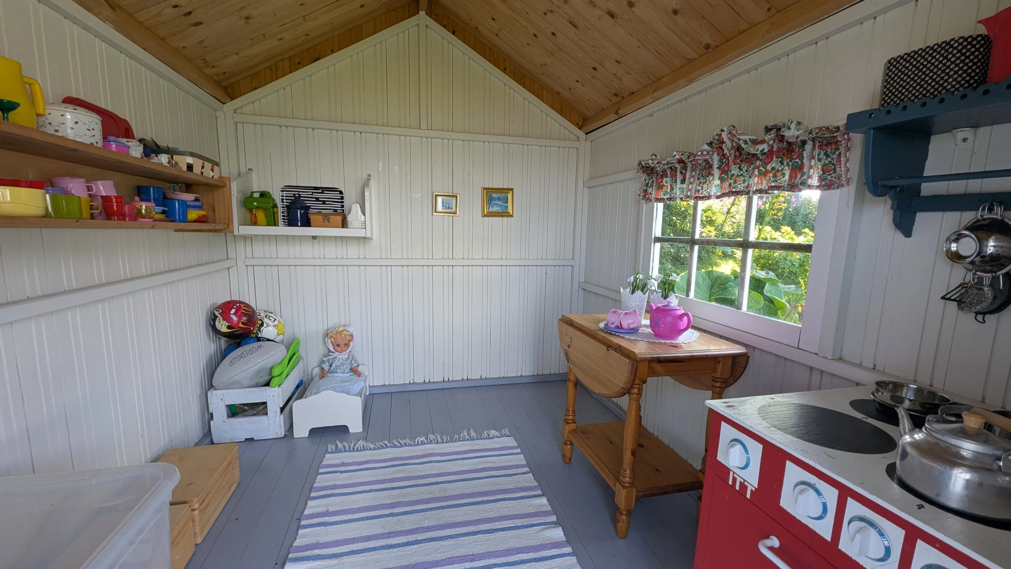 1960s Cabin in Svensby: Expansive Grounds and Outdoor Living - View image 34 of 37
