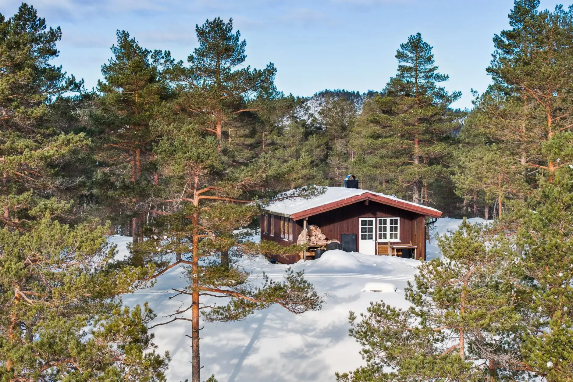 1970s Two-Bedroom Cabin with Terrace in Scenic Vennesla, Norway - Image 1