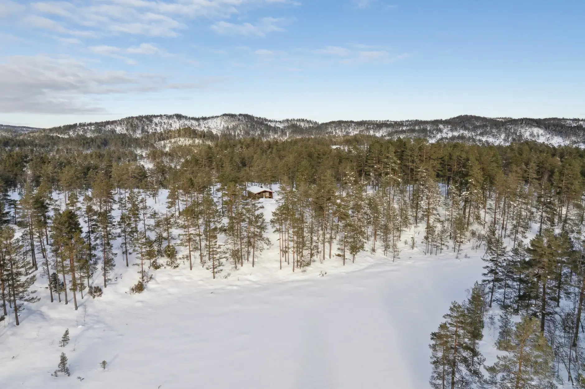 1970s Two-Bedroom Cabin with Terrace in Scenic Vennesla, Norway - View image 19 of 25