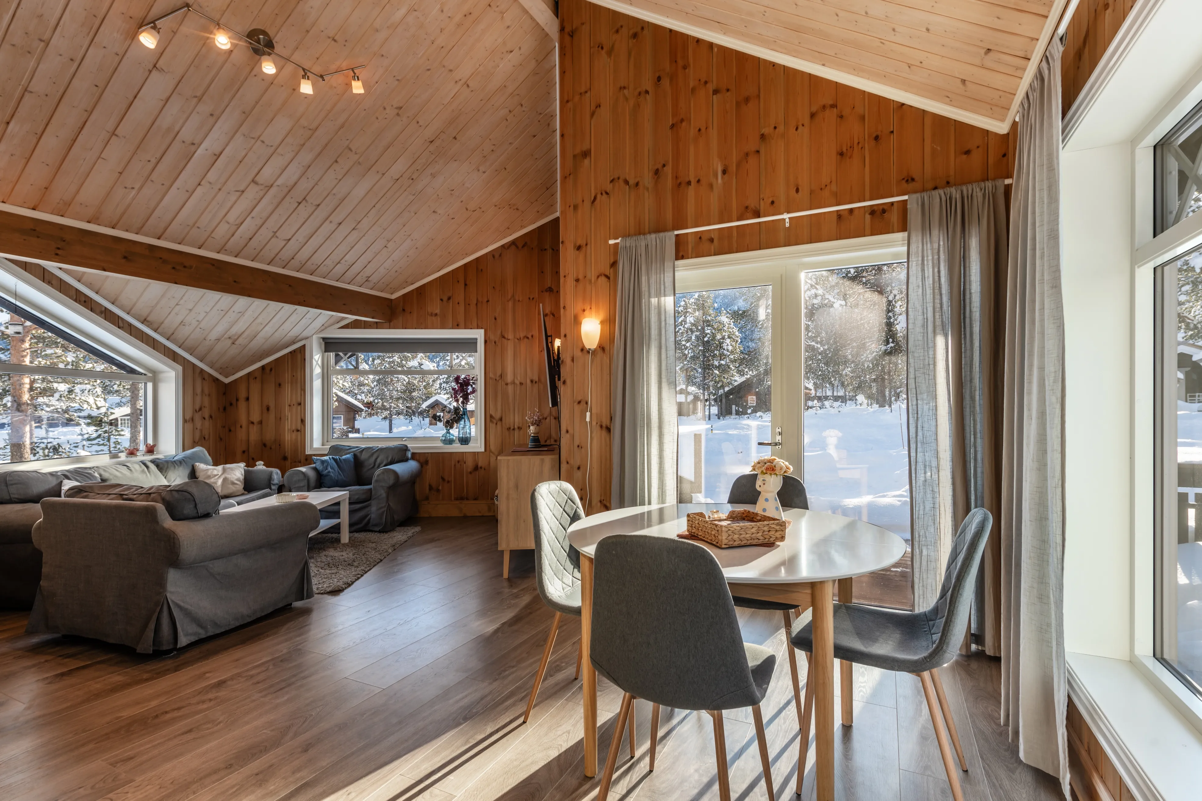 Contemporary 3-Bedroom House with Terrace in Scenic Hol, Norway - Image 4