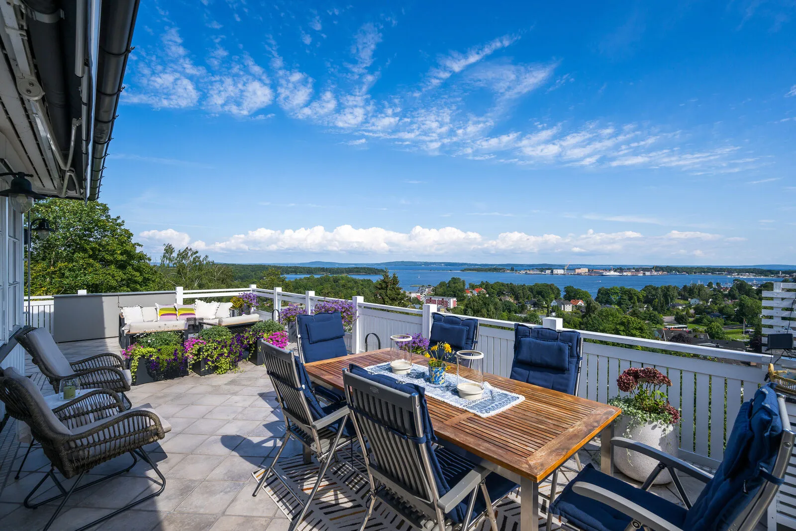 1970s Norwegian Family Home with Garden and Terrace in Horten - Image 5