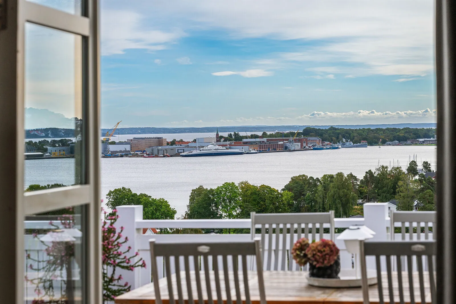 1970s Norwegian Family Home with Garden and Terrace in Horten - View image 7 of 56