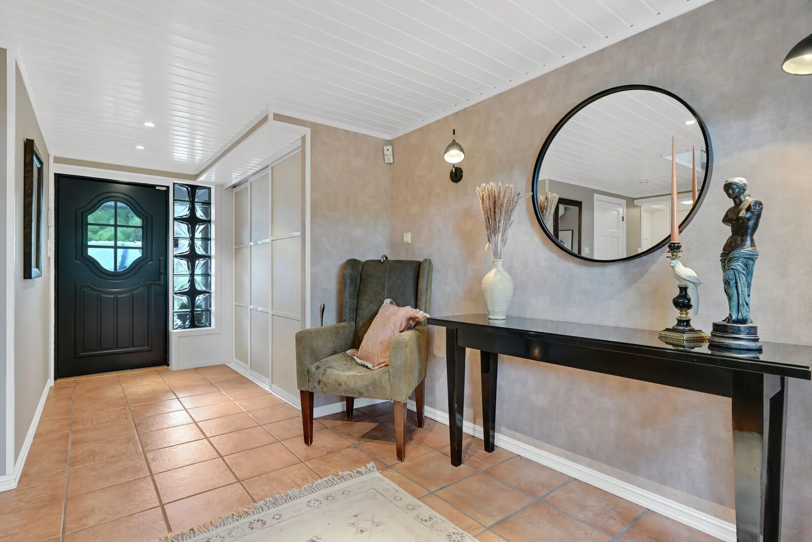 1970s Norwegian Family Home with Garden and Terrace in Horten - View image 12 of 56