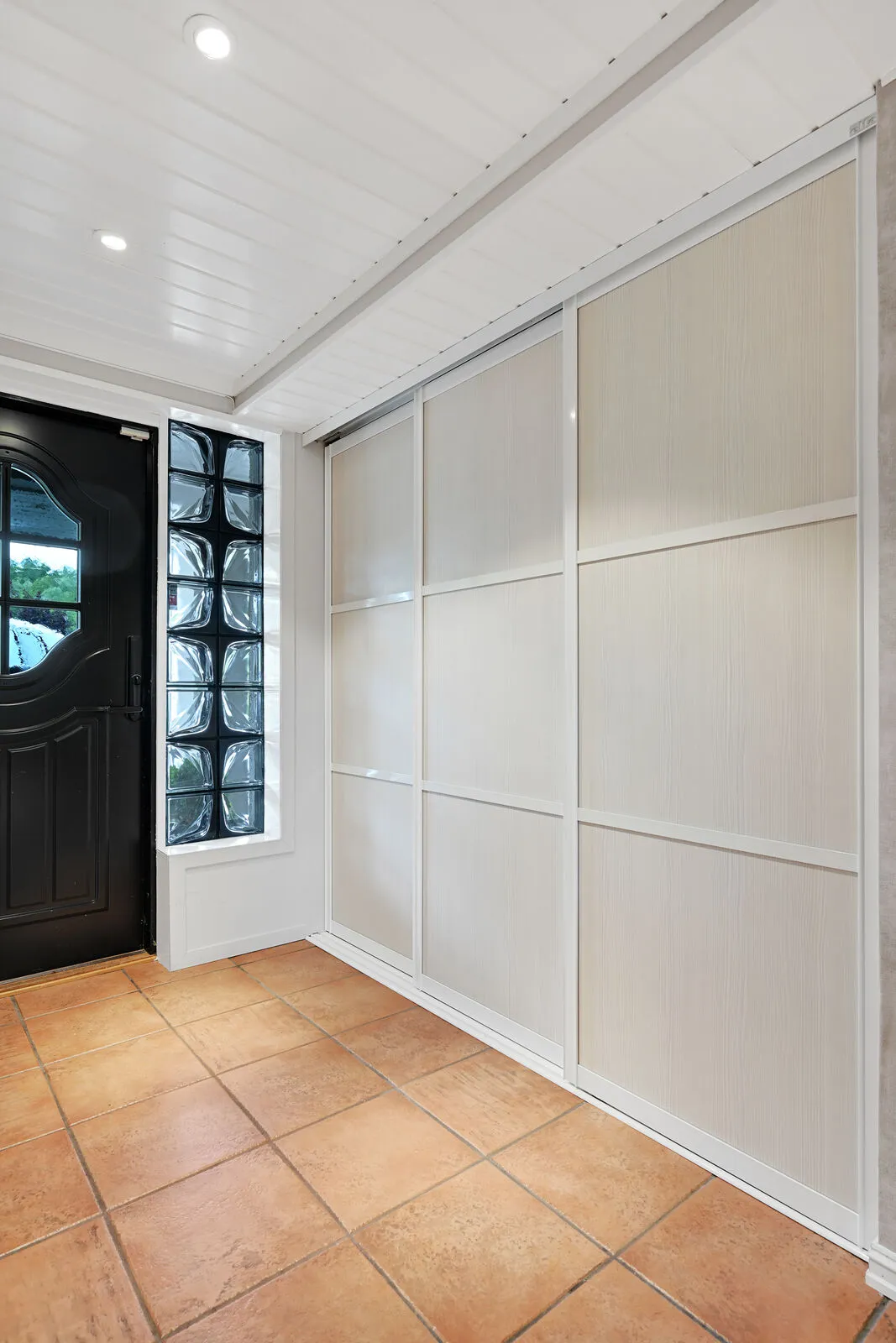 1970s Norwegian Family Home with Garden and Terrace in Horten - View image 13 of 56