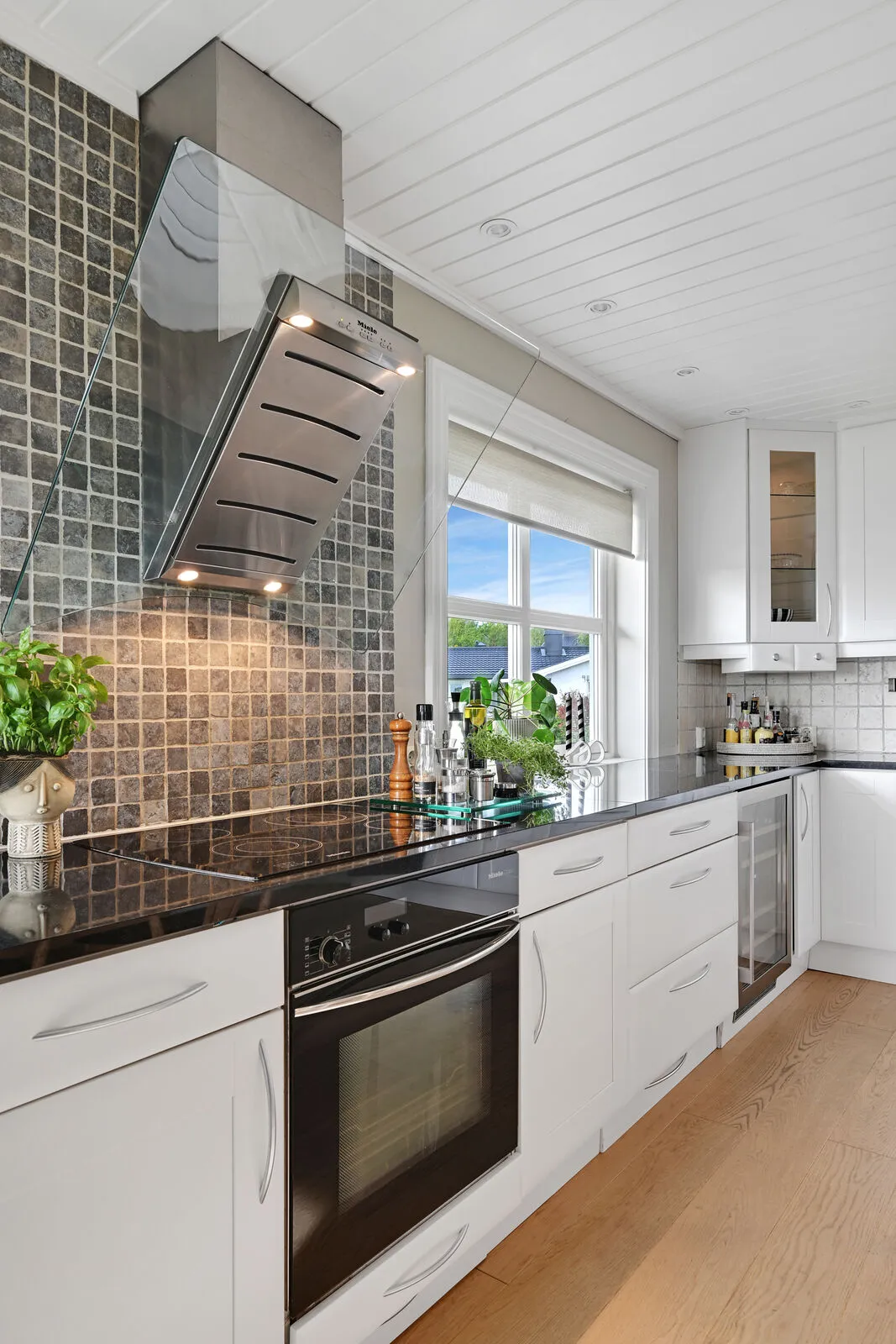 1970s Norwegian Family Home with Garden and Terrace in Horten - View image 24 of 56