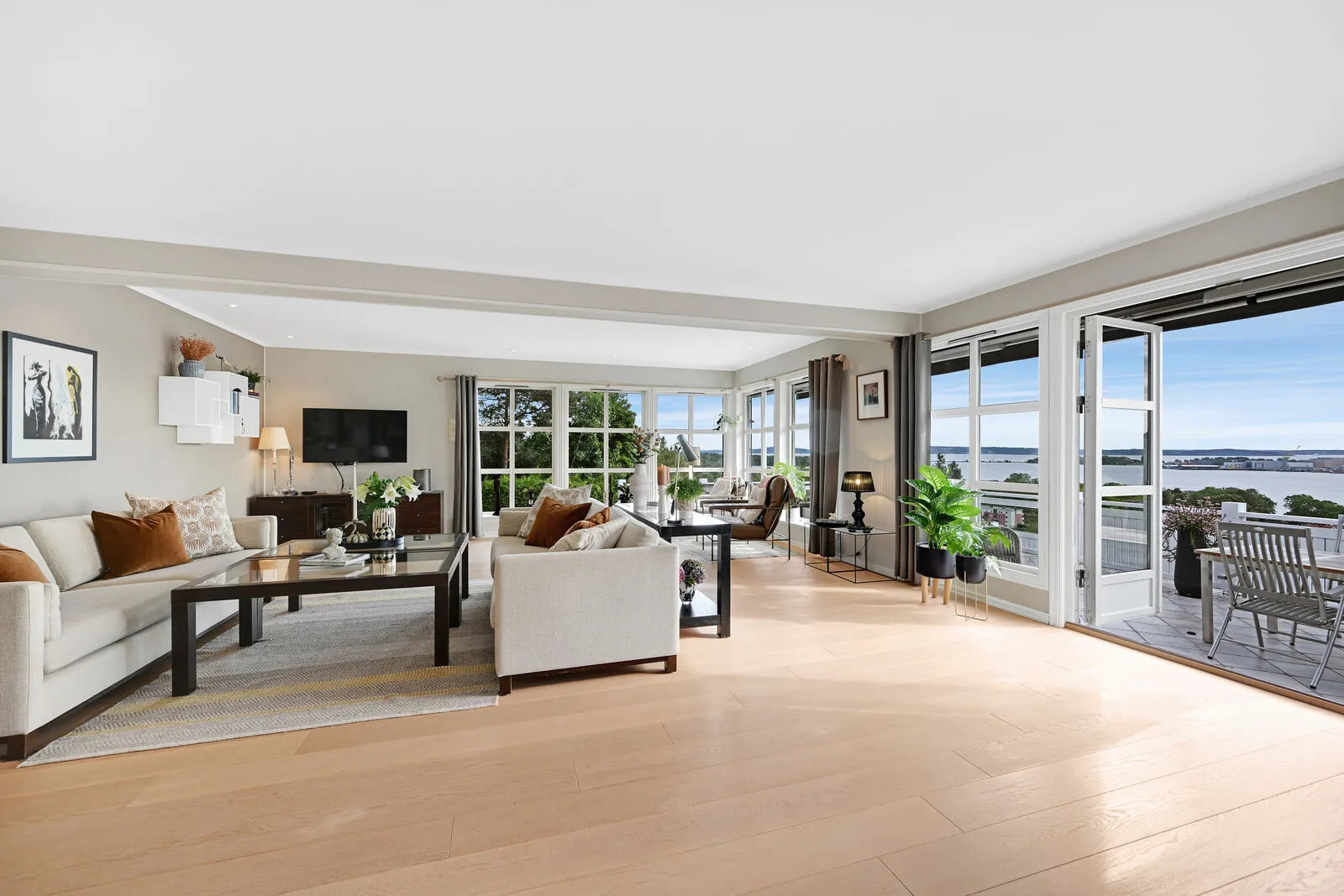 1970s Norwegian Family Home with Garden and Terrace in Horten - View image 34 of 56