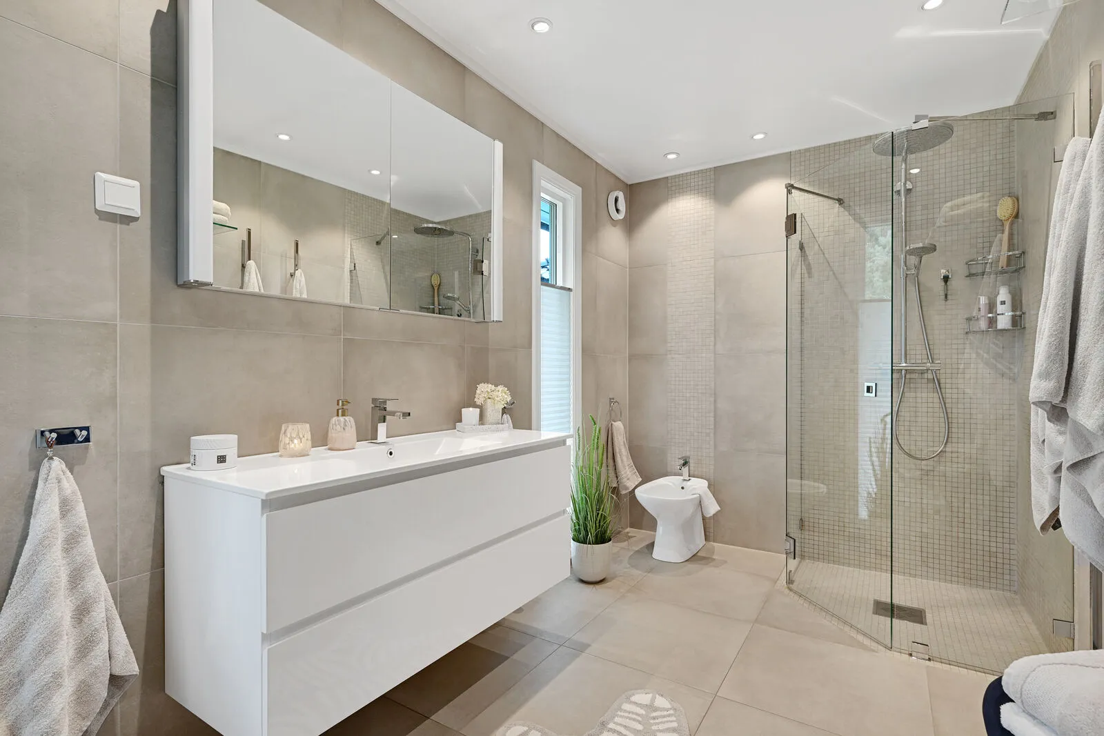 1970s Norwegian Family Home with Garden and Terrace in Horten - View image 46 of 56