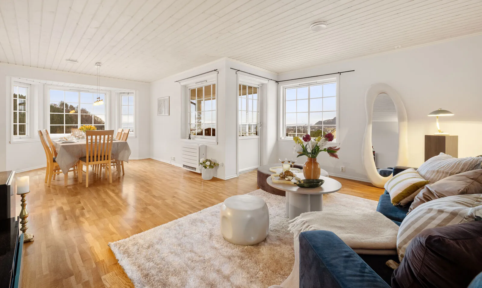 Spacious 5-Bedroom Family Home with Rental Apartment and Double Garage in Os - View image 7 of 53