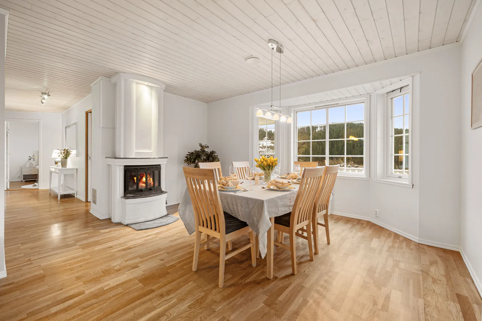 Spacious 5-Bedroom Family Home with Rental Apartment and Double Garage in Os - View image 8 of 53