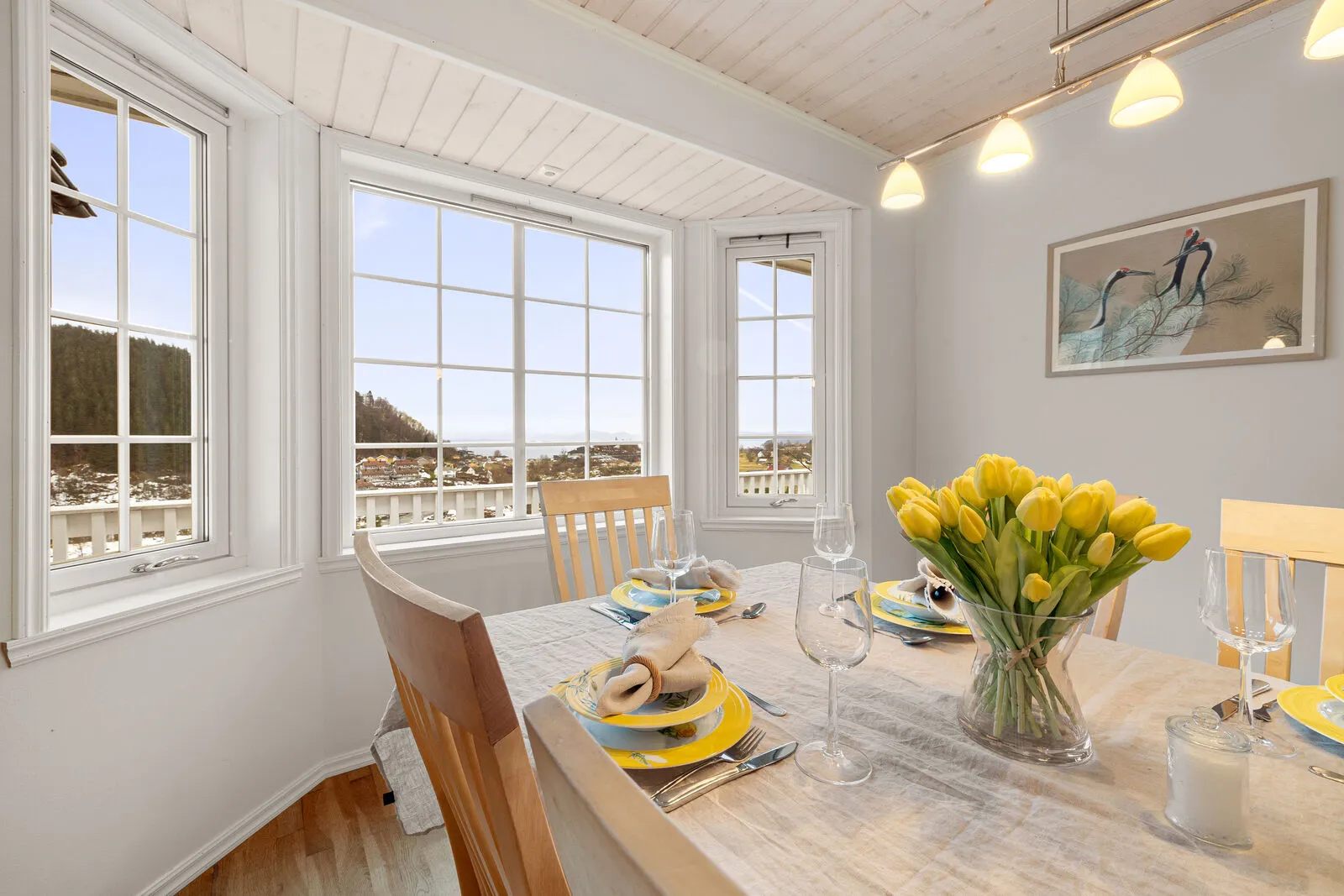 Spacious 5-Bedroom Family Home with Rental Apartment and Double Garage in Os - View image 9 of 53