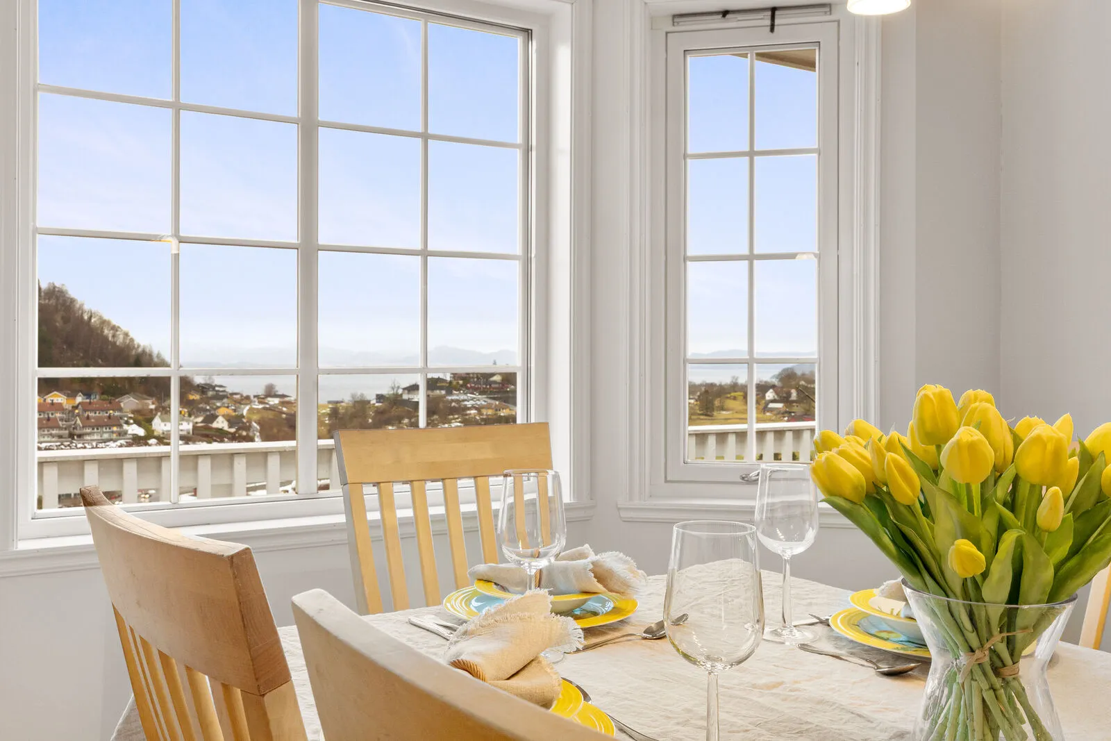 Spacious 5-Bedroom Family Home with Rental Apartment and Double Garage in Os - View image 10 of 53