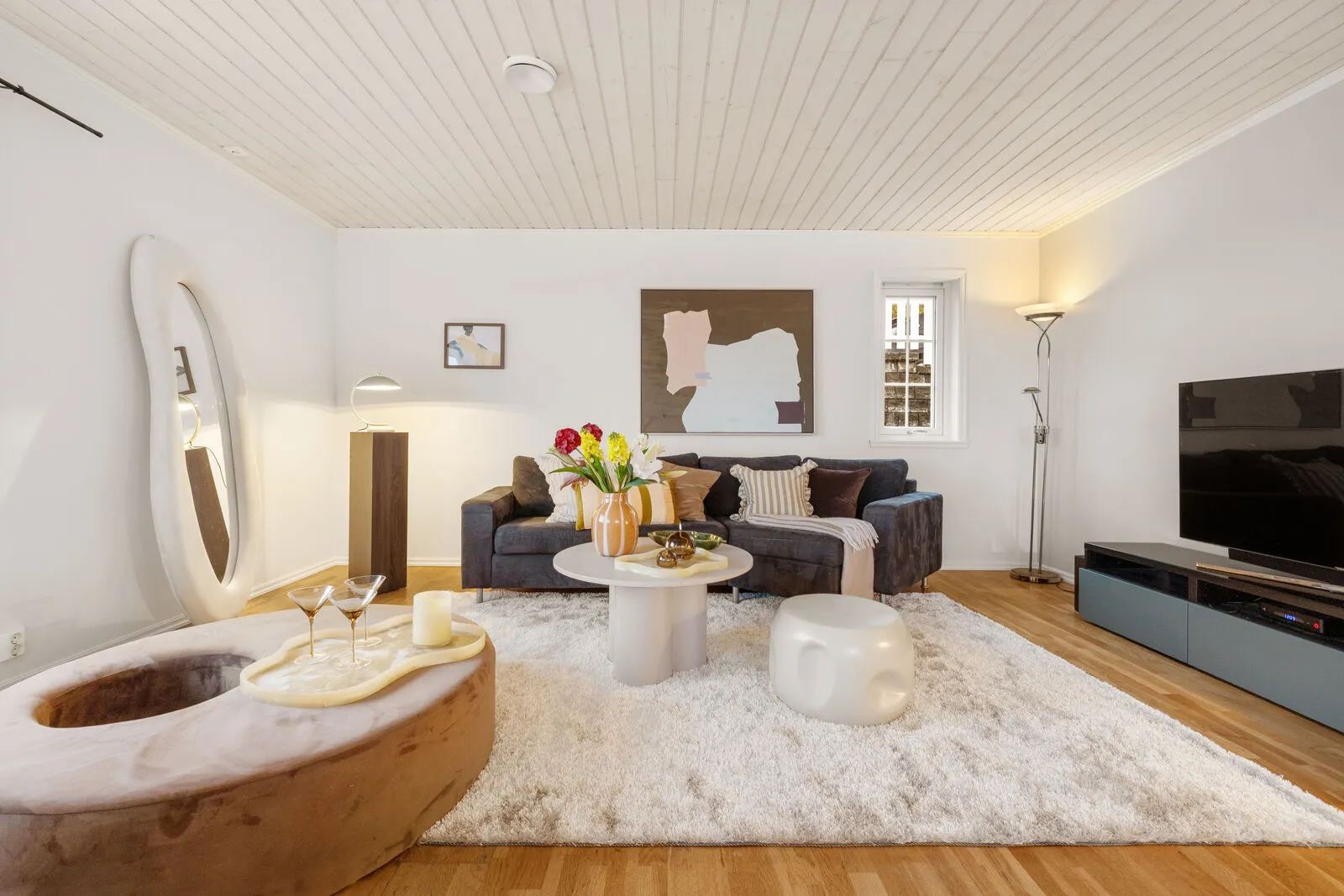 Spacious 5-Bedroom Family Home with Rental Apartment and Double Garage in Os - View image 11 of 53