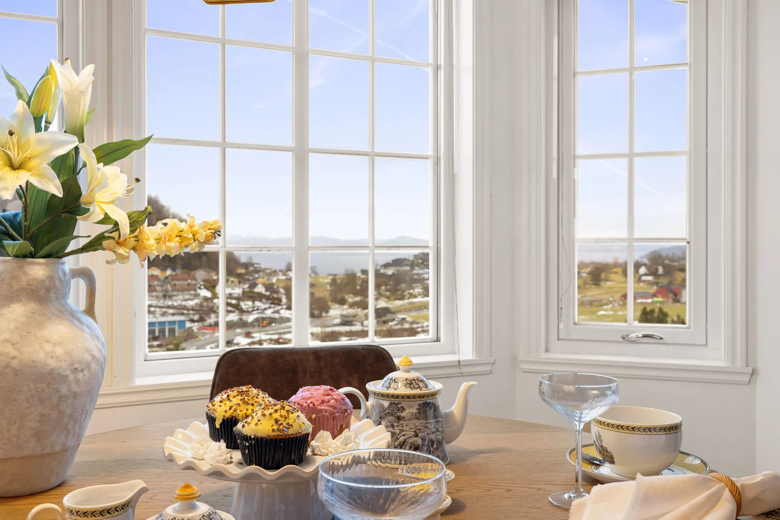 Spacious 5-Bedroom Family Home with Rental Apartment and Double Garage in Os - View image 18 of 53