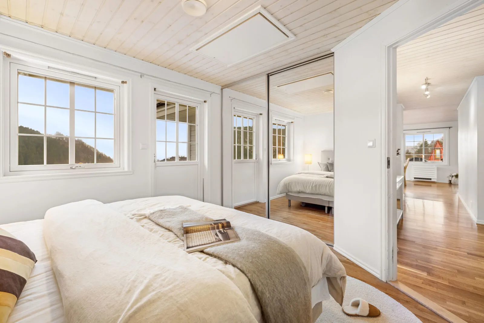 Spacious 5-Bedroom Family Home with Rental Apartment and Double Garage in Os - View image 27 of 53