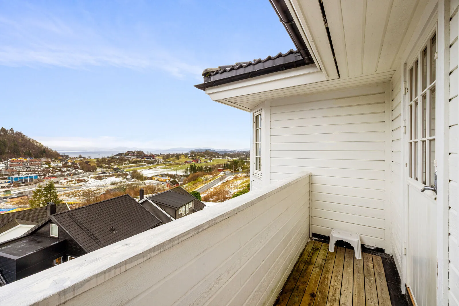 Spacious 5-Bedroom Family Home with Rental Apartment and Double Garage in Os - View image 28 of 53