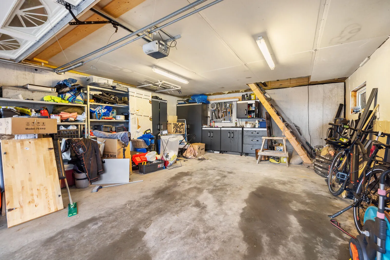 Spacious 5-Bedroom Family Home with Rental Apartment and Double Garage in Os - View image 49 of 53