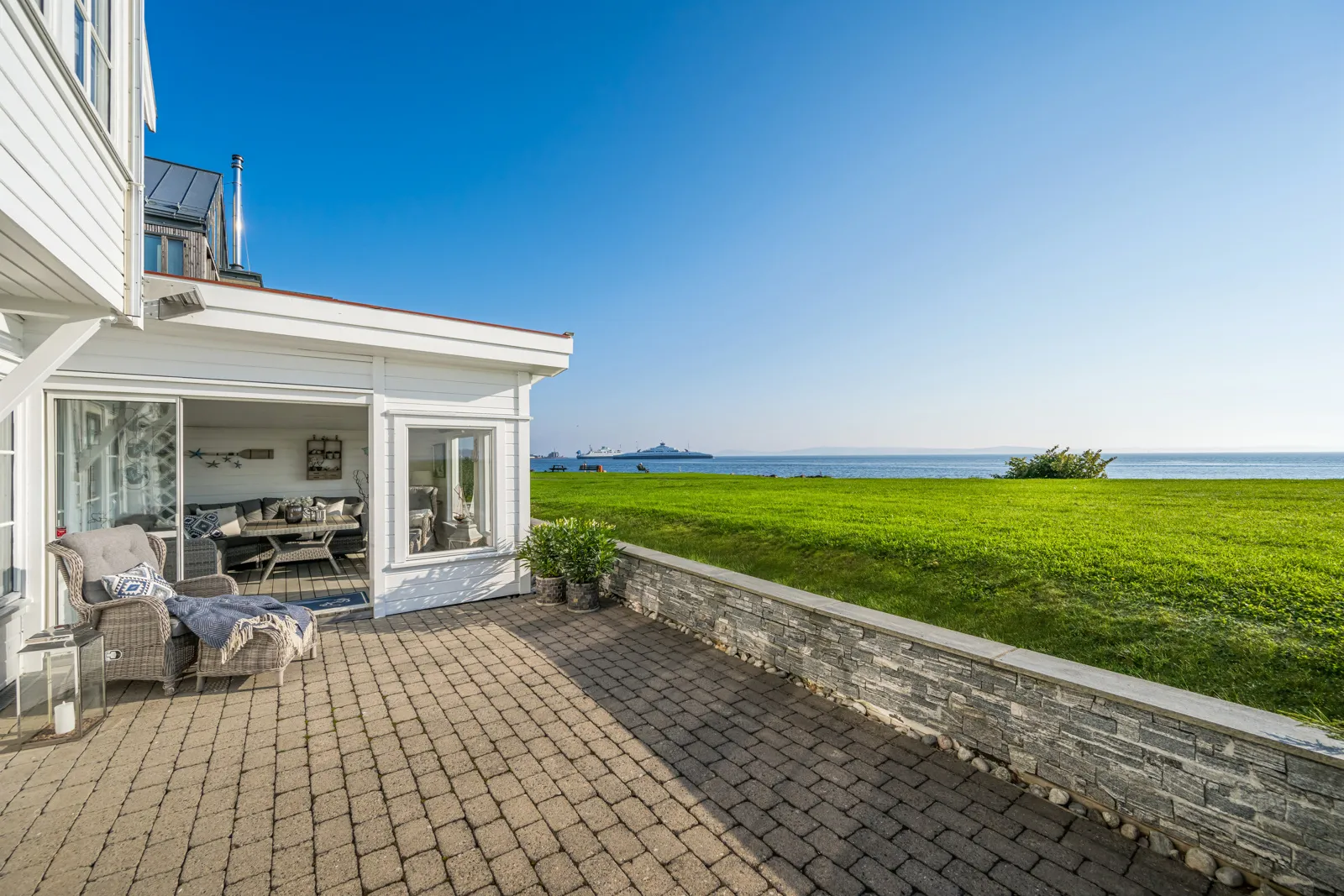 Contemporary 4-Bedroom House with Fjord Views in Horten's Strandparken - View image 7 of 30