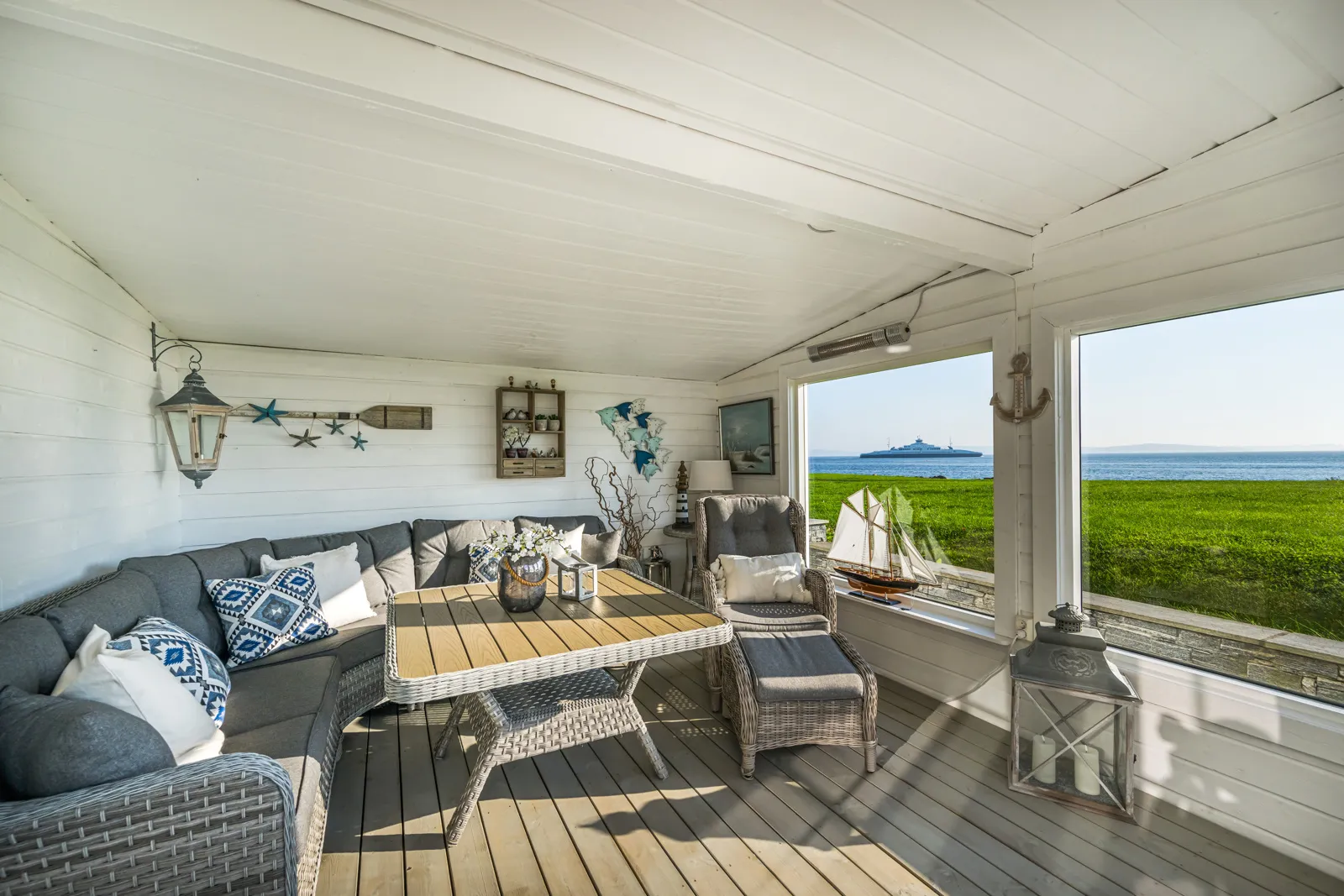 Contemporary 4-Bedroom House with Fjord Views in Horten's Strandparken - View image 8 of 30