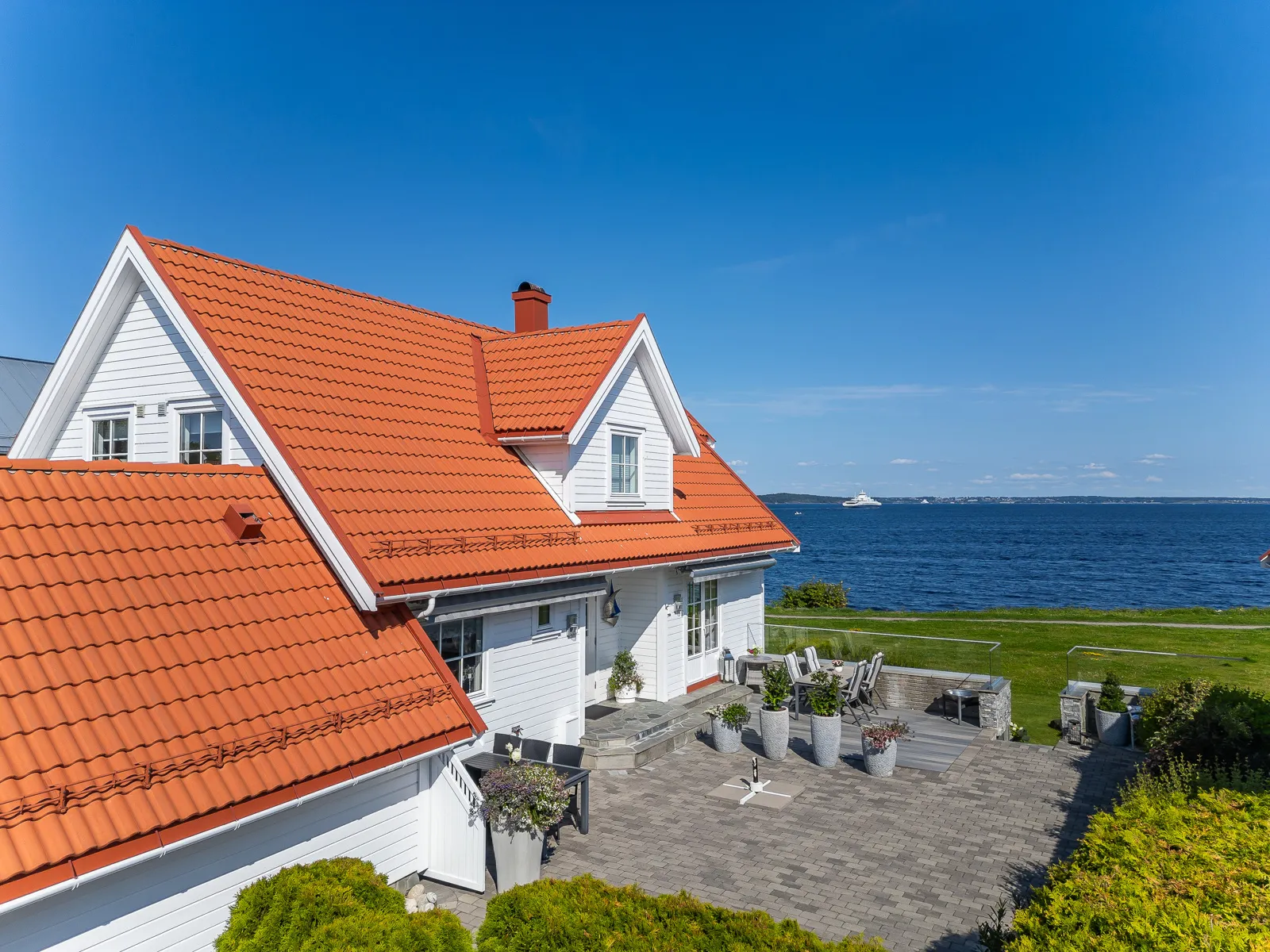 Contemporary 4-Bedroom House with Fjord Views in Horten's Strandparken - View image 10 of 30