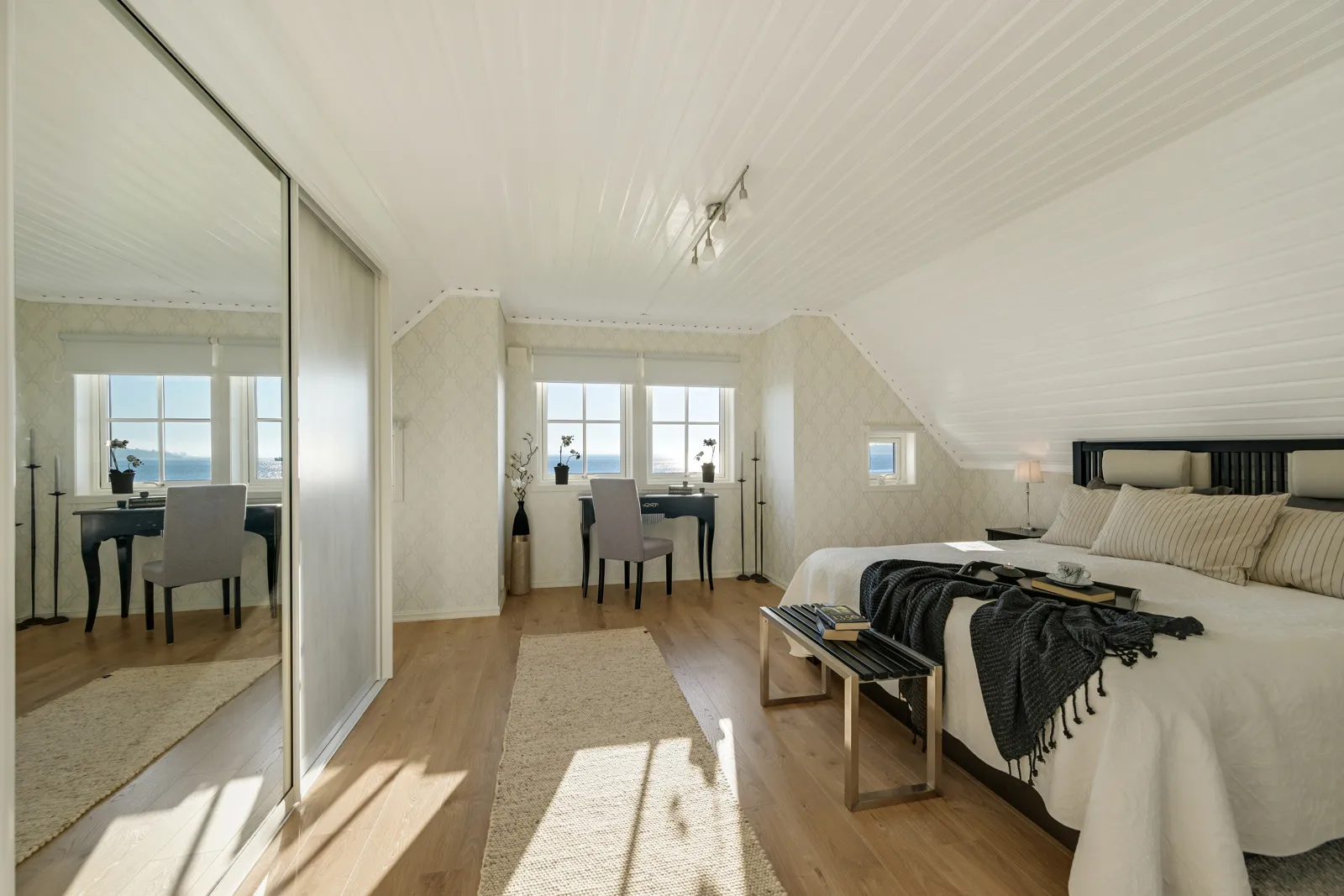 Contemporary 4-Bedroom House with Fjord Views in Horten's Strandparken - View image 14 of 30