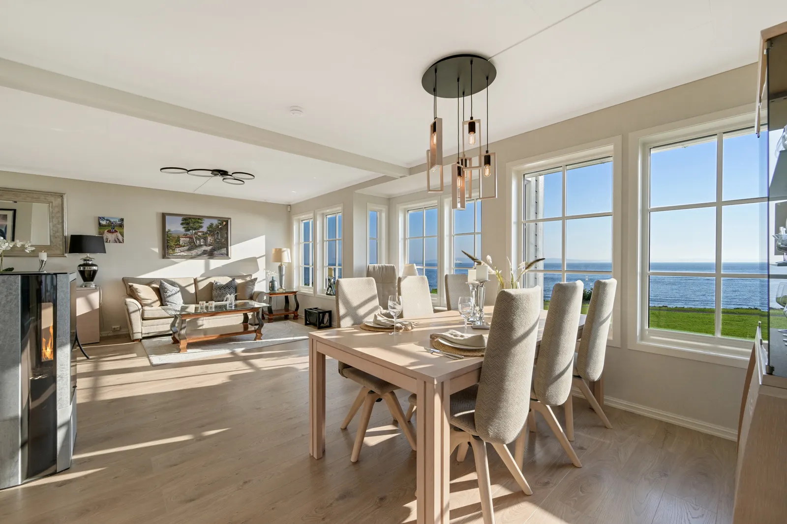 Contemporary 4-Bedroom House with Fjord Views in Horten's Strandparken - View image 19 of 30