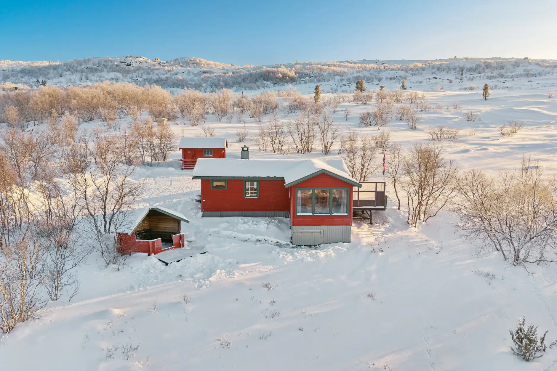 1960s Norwegian Country House with Fjord Views and Terrace - Image 3
