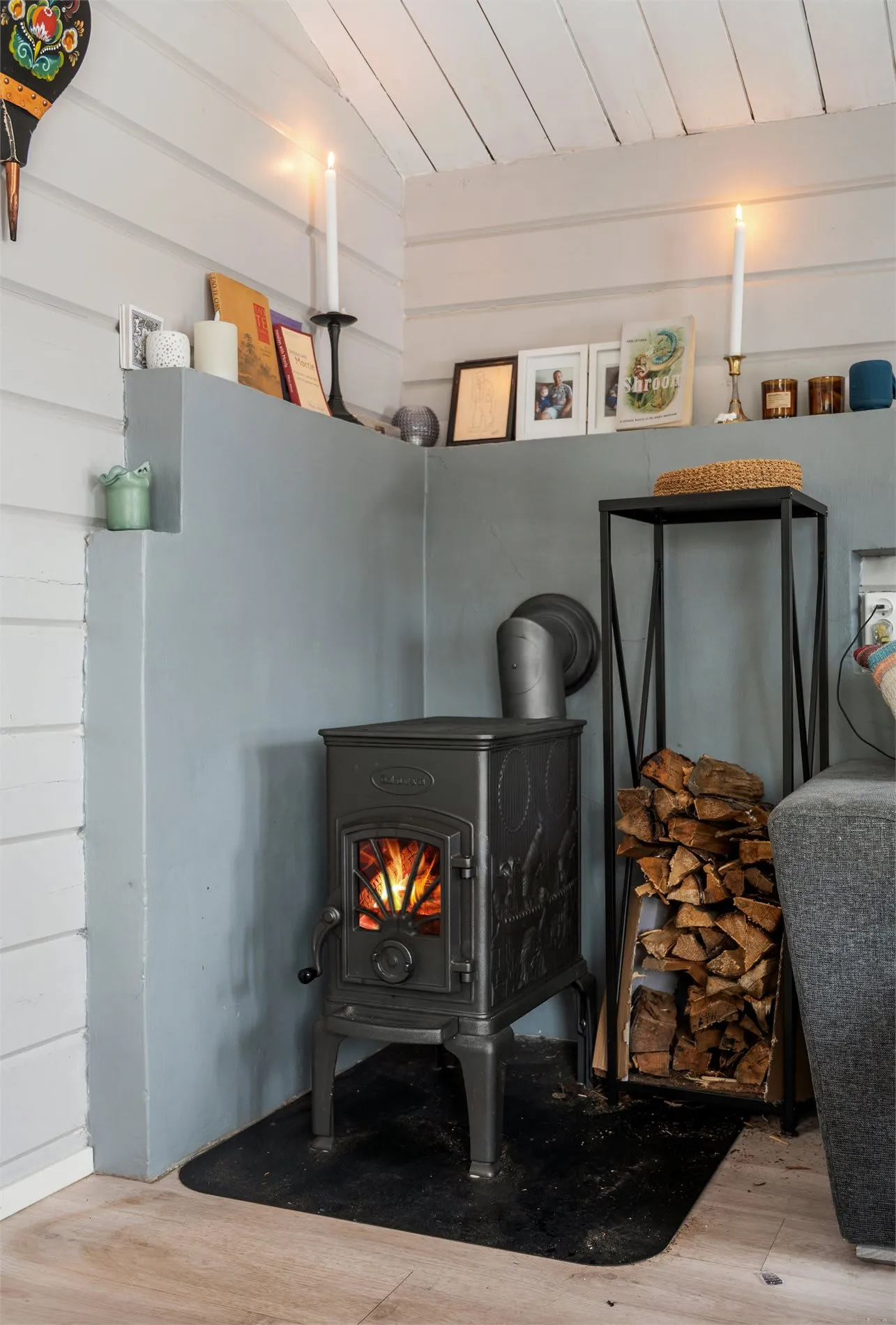 1960s Cabin with Expansive Grounds and Terrace in Scenic Hakadal, Norway - View image 9 of 40