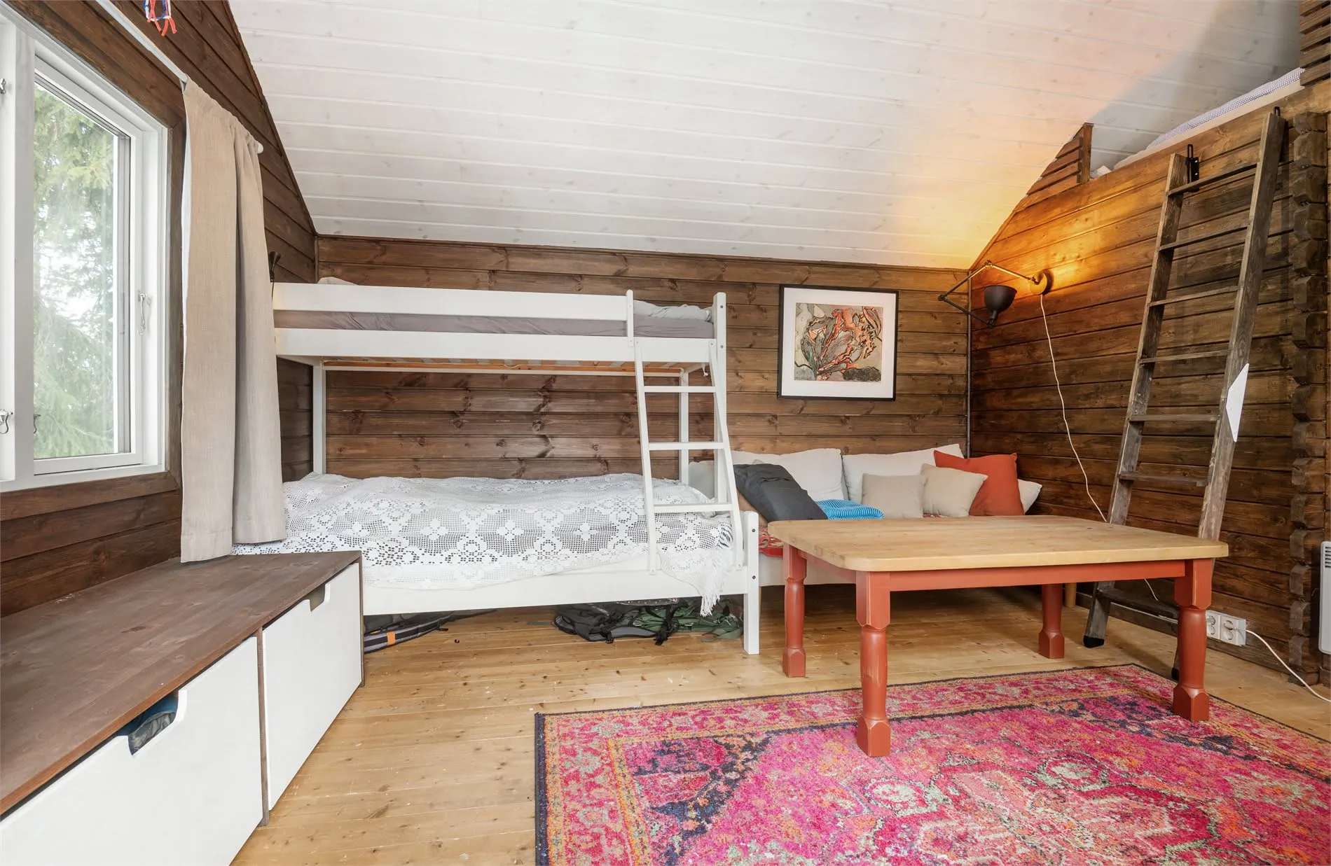 1960s Cabin with Expansive Grounds and Terrace in Scenic Hakadal, Norway - View image 13 of 40