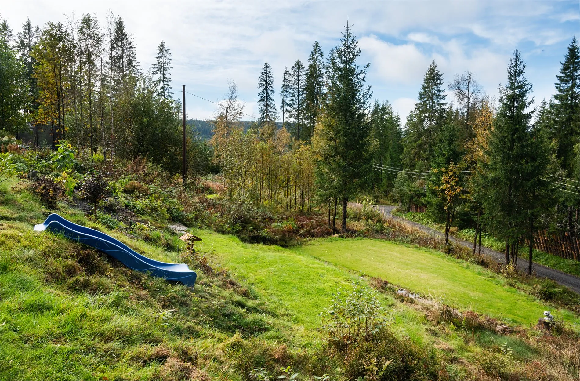 1960s Cabin with Expansive Grounds and Terrace in Scenic Hakadal, Norway - View image 27 of 40