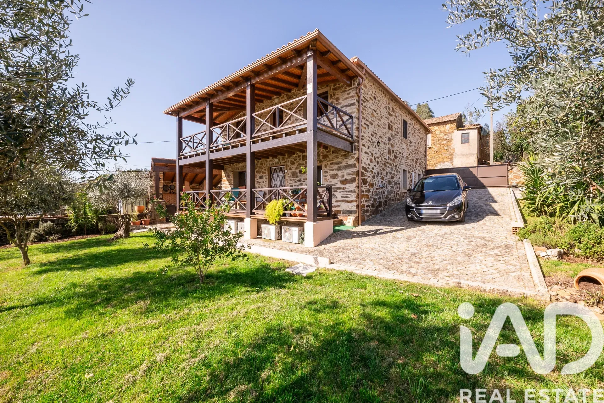 Charming Two-Bedroom House with Garden and Terrace in Pedrógão Grande - Image 2