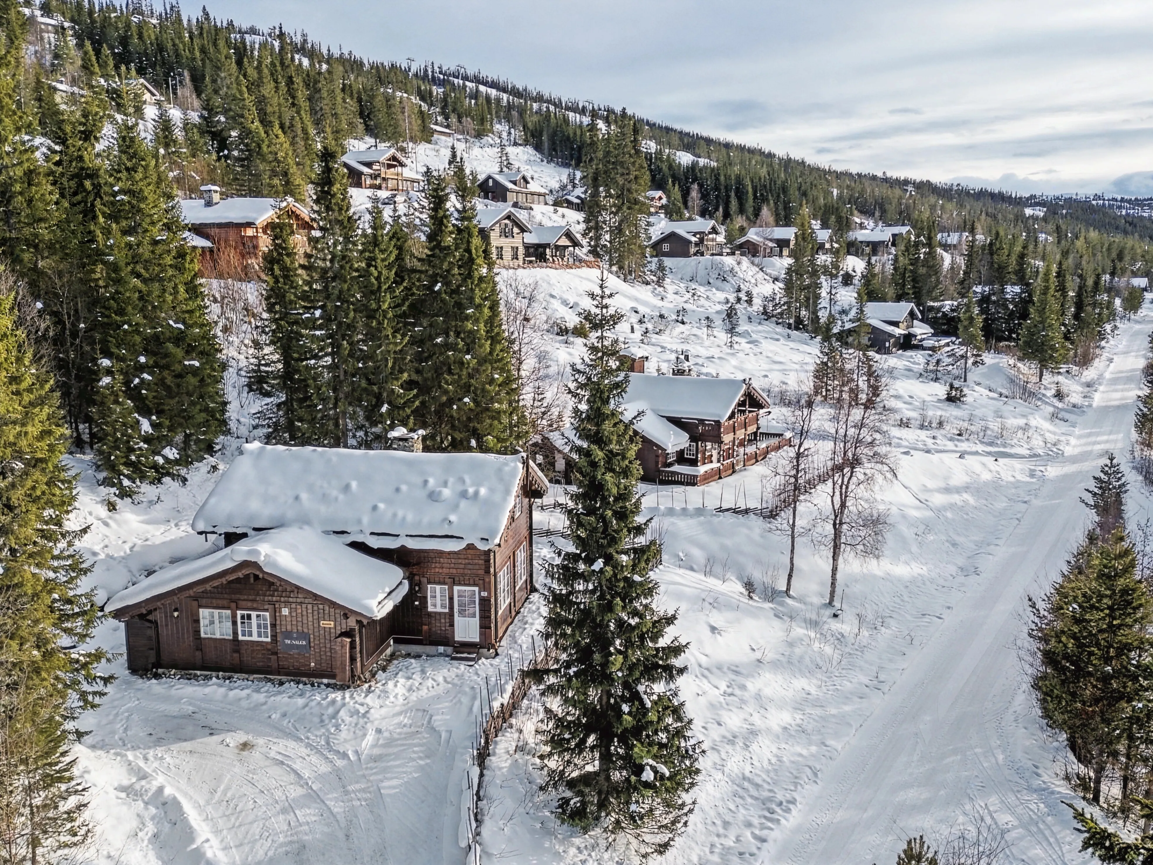 Spacious 5-Bedroom Cabin Near Nesfjellet Ski Centre, Norway - Image 3