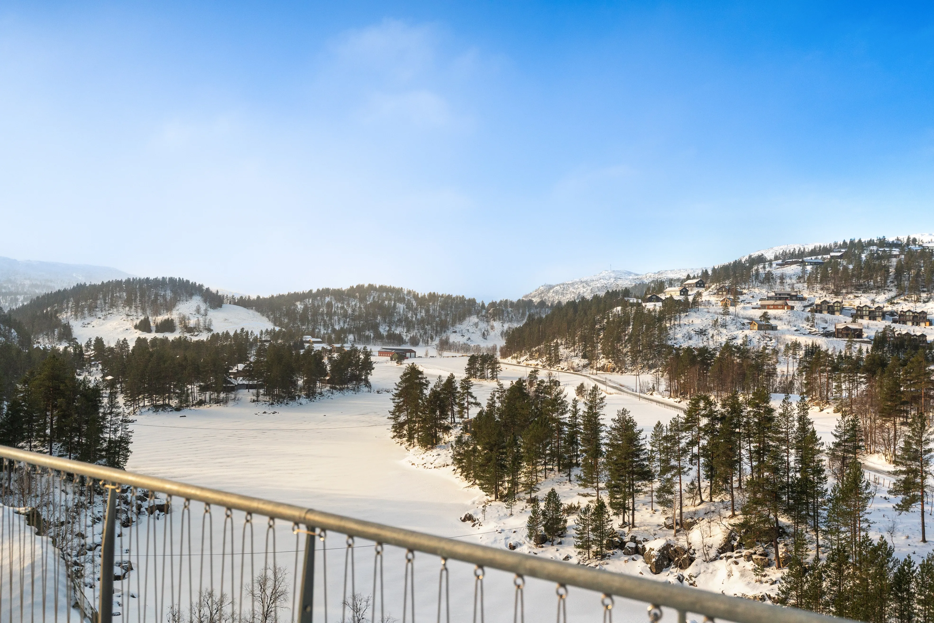 1970s Cabin in Sirdal: Expansive Terrace, Scenic Surroundings, 3 Bedrooms - View image 14 of 34